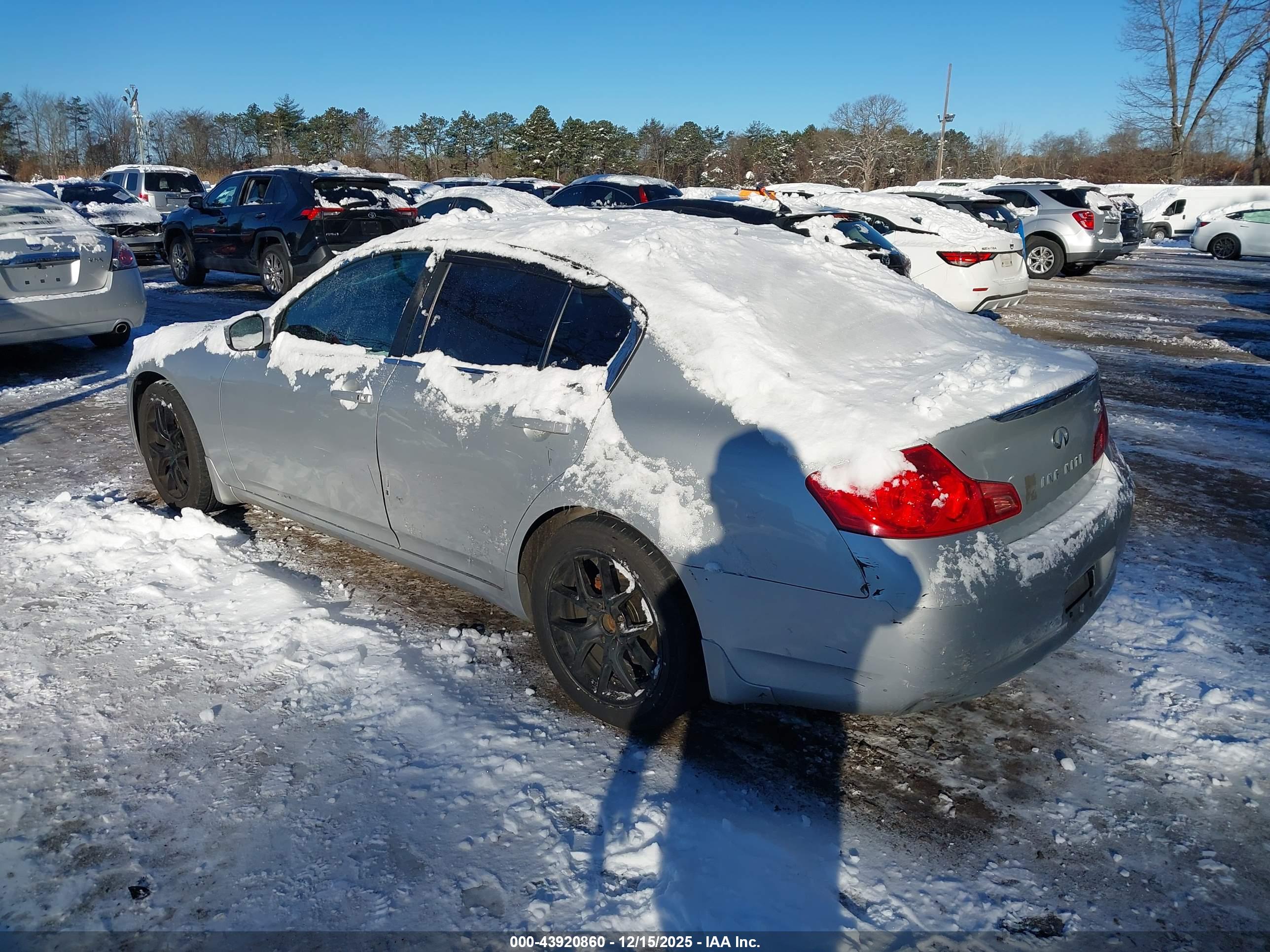 INFINITI G37 image 3