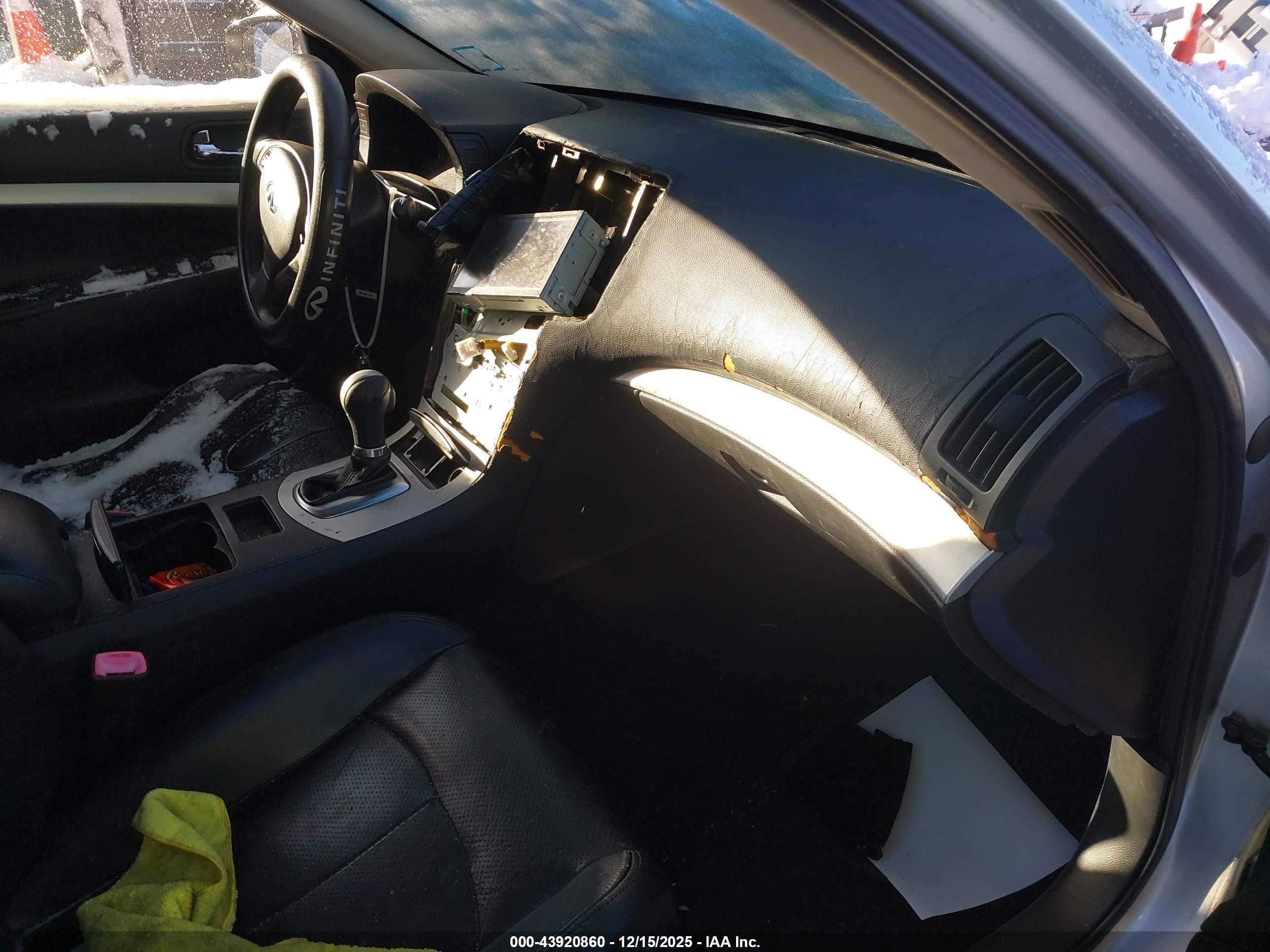 INFINITI G37 image 5