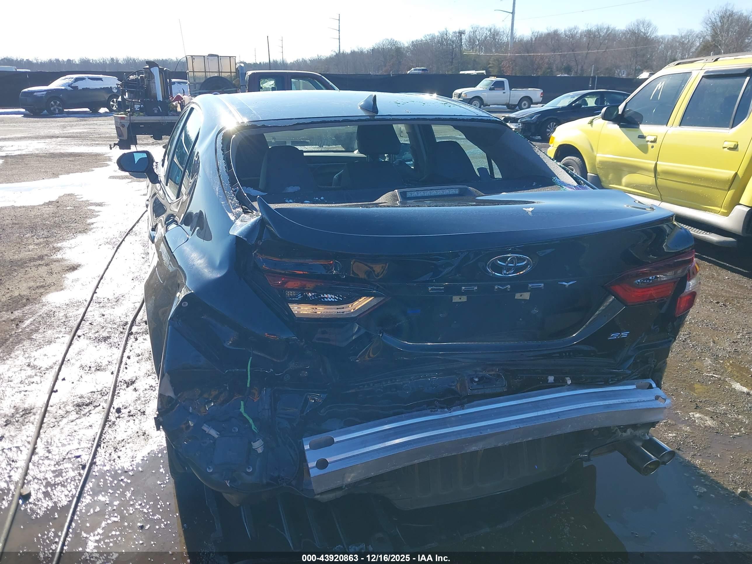TOYOTA CAMRY image 6