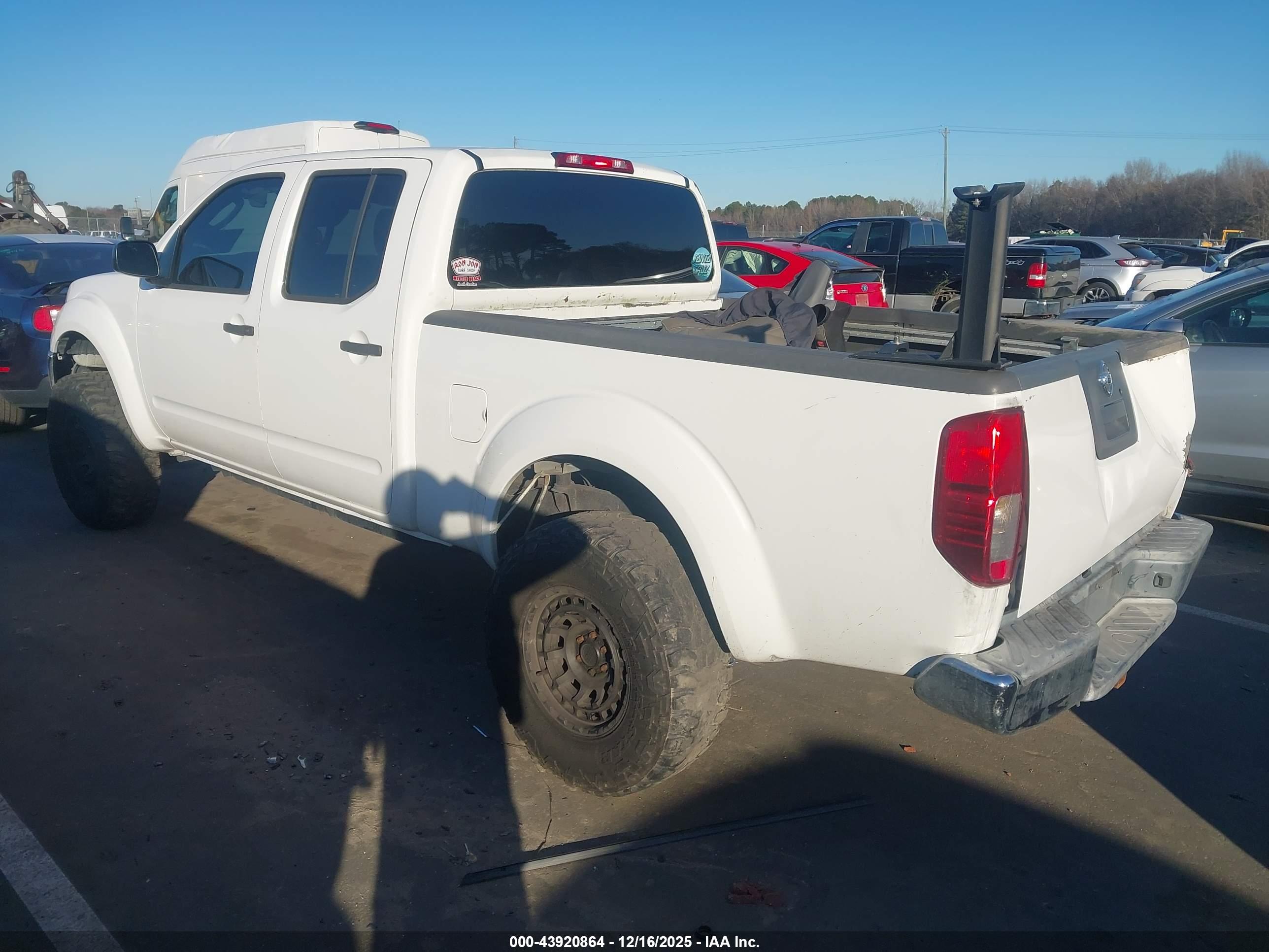 NISSAN FRONTIER image 3