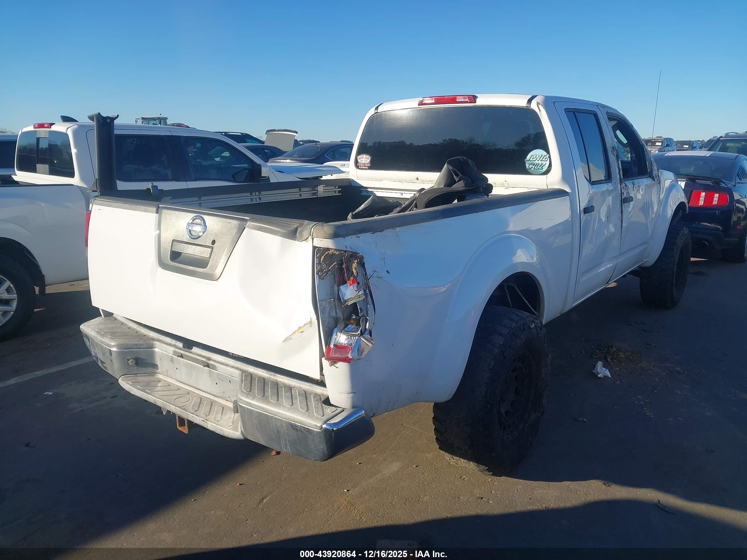 NISSAN FRONTIER image 4