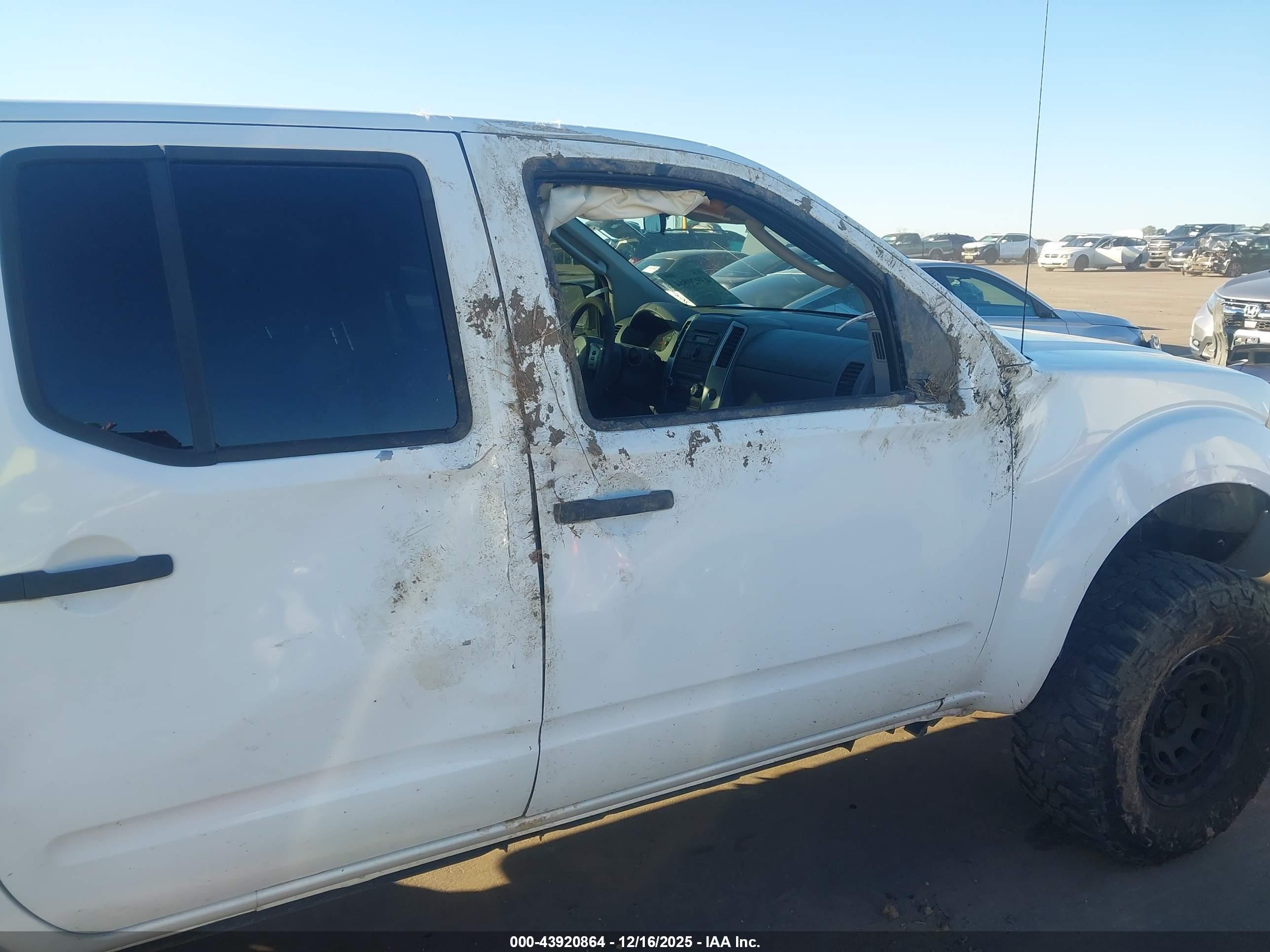 NISSAN FRONTIER image 6