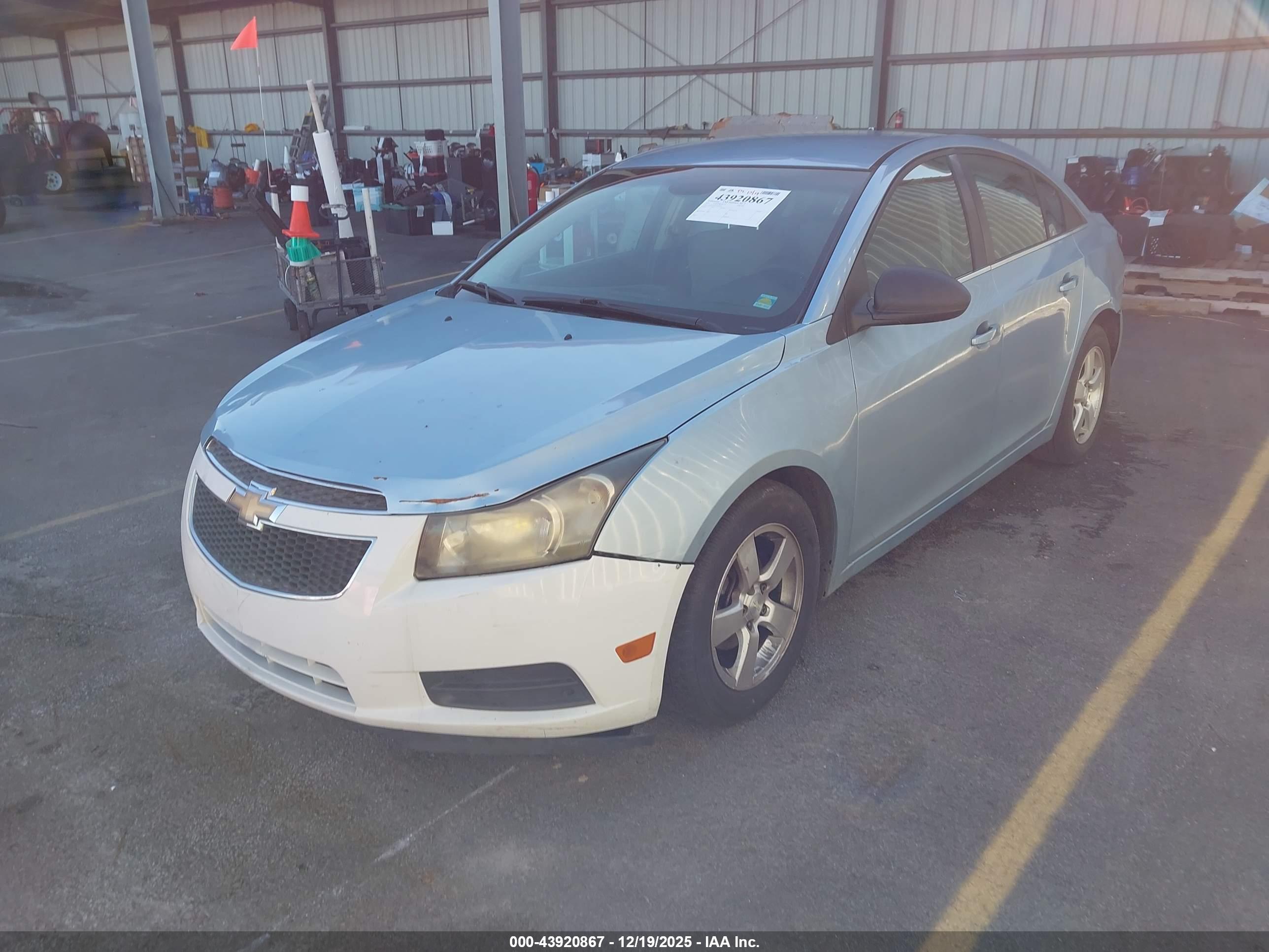 CHEVROLET CRUZE image 2