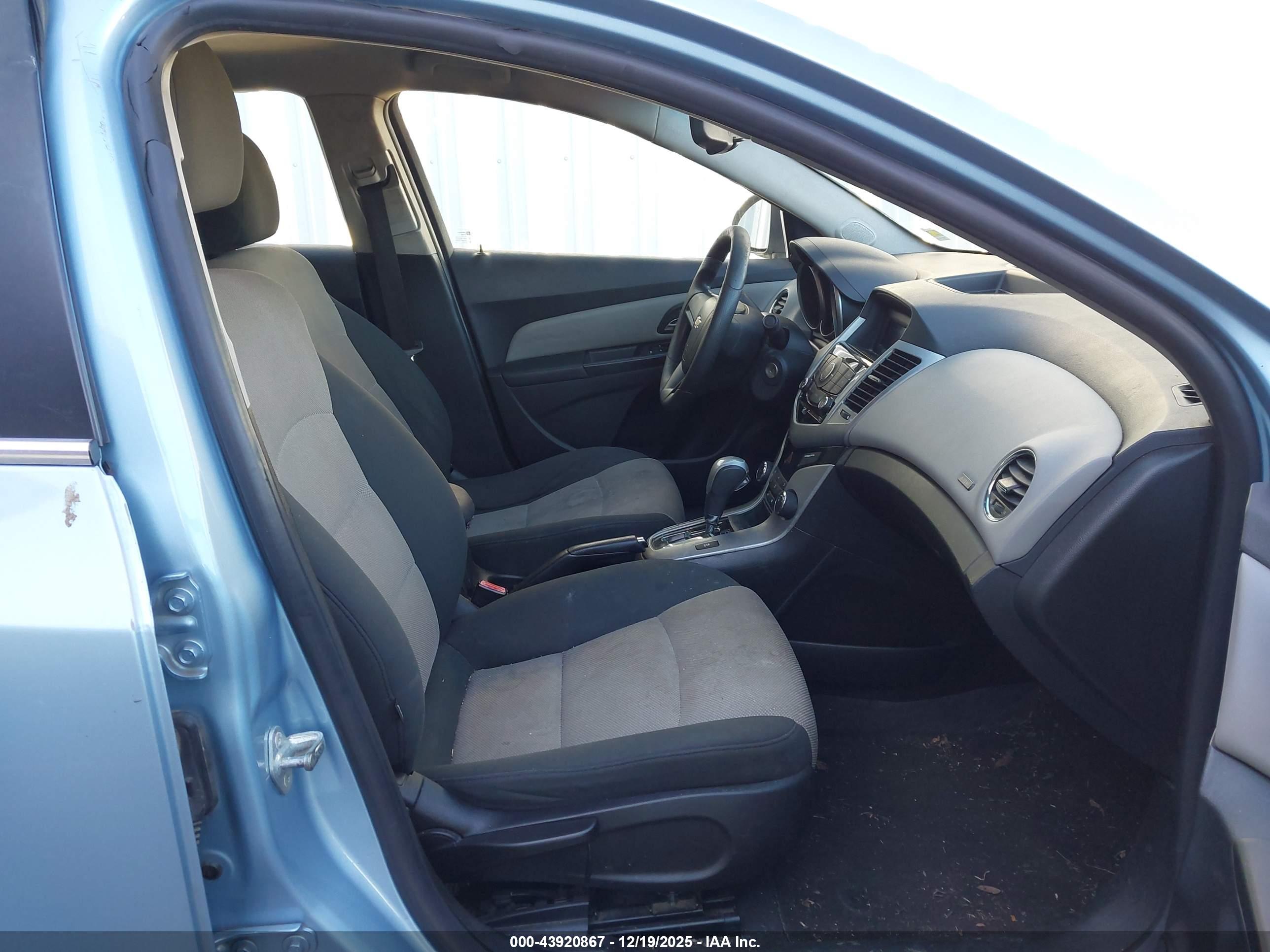 CHEVROLET CRUZE image 5