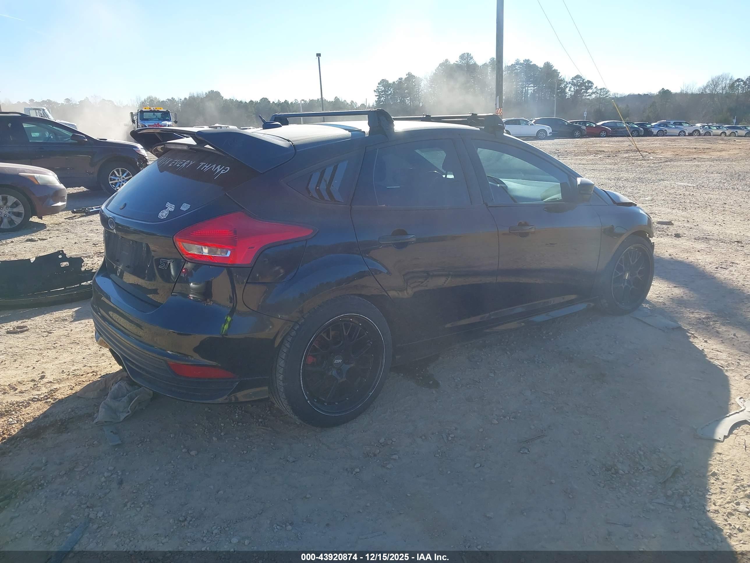FORD FOCUS image 4
