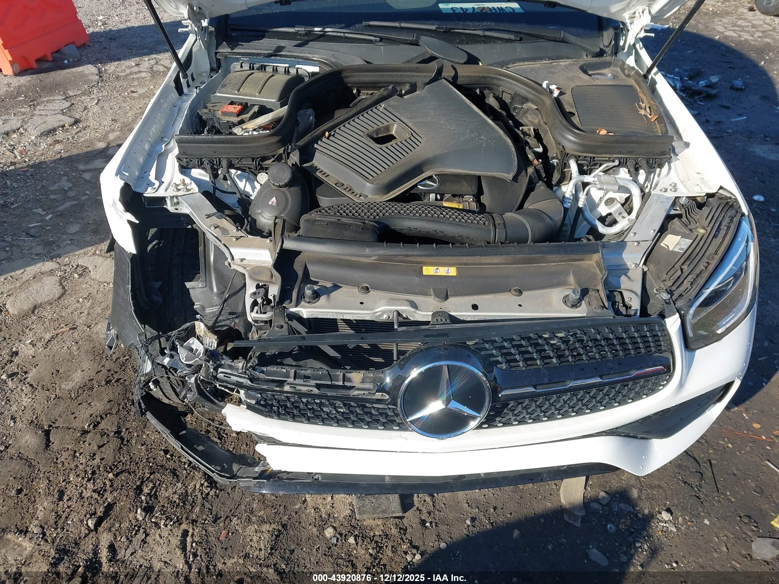 MERCEDES-BENZ GLC image 10