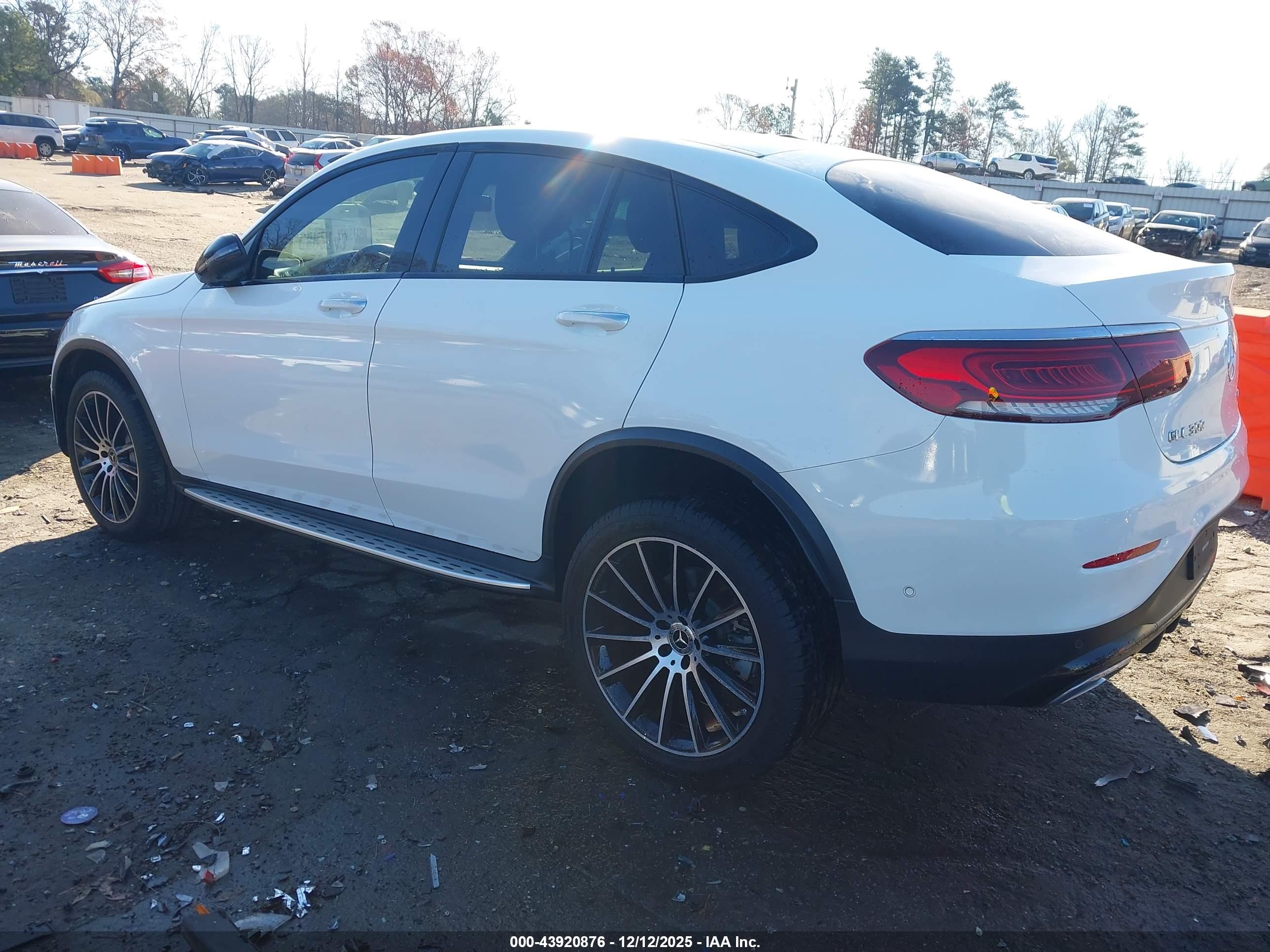 MERCEDES-BENZ GLC image 3