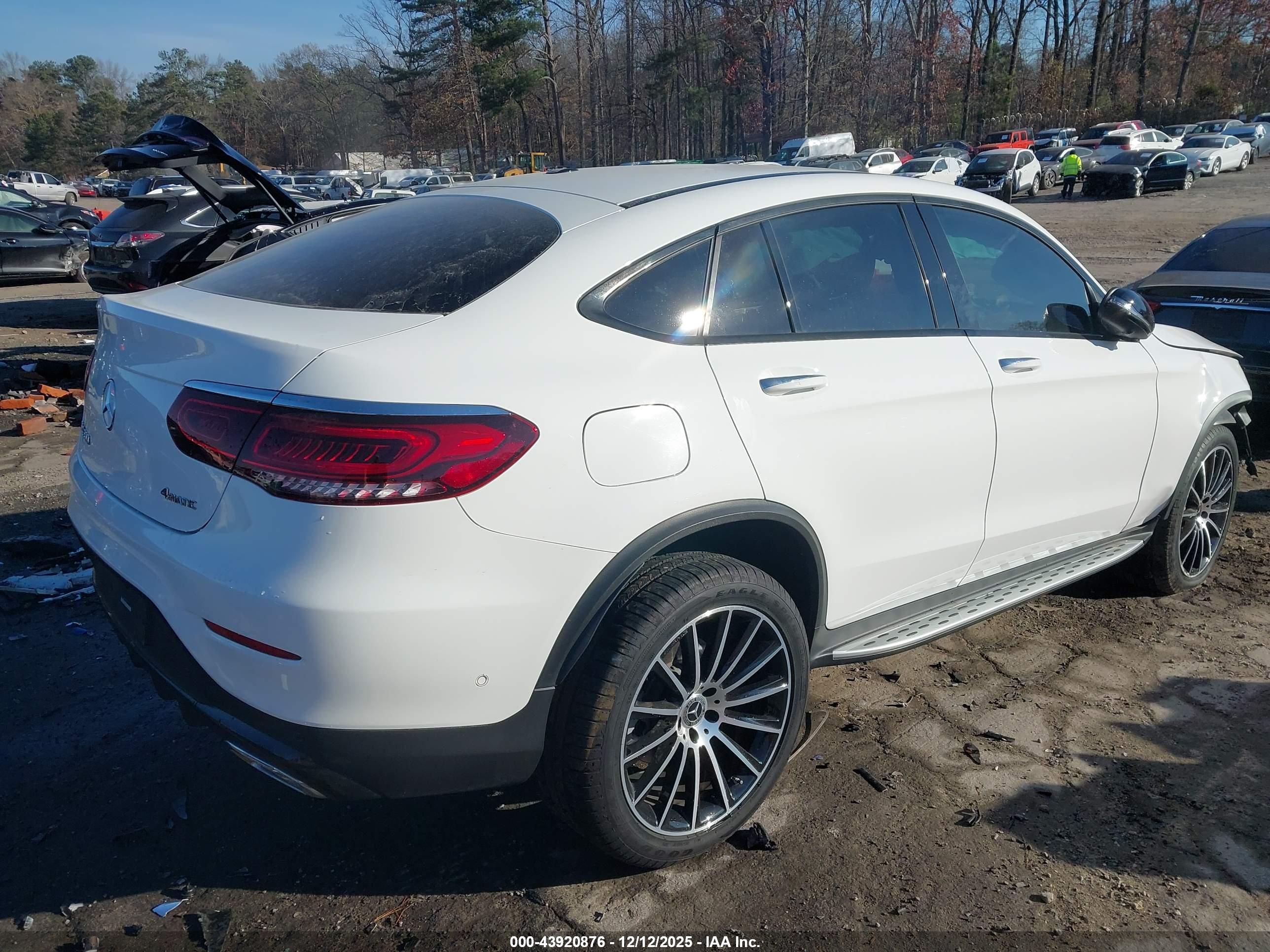 MERCEDES-BENZ GLC image 4