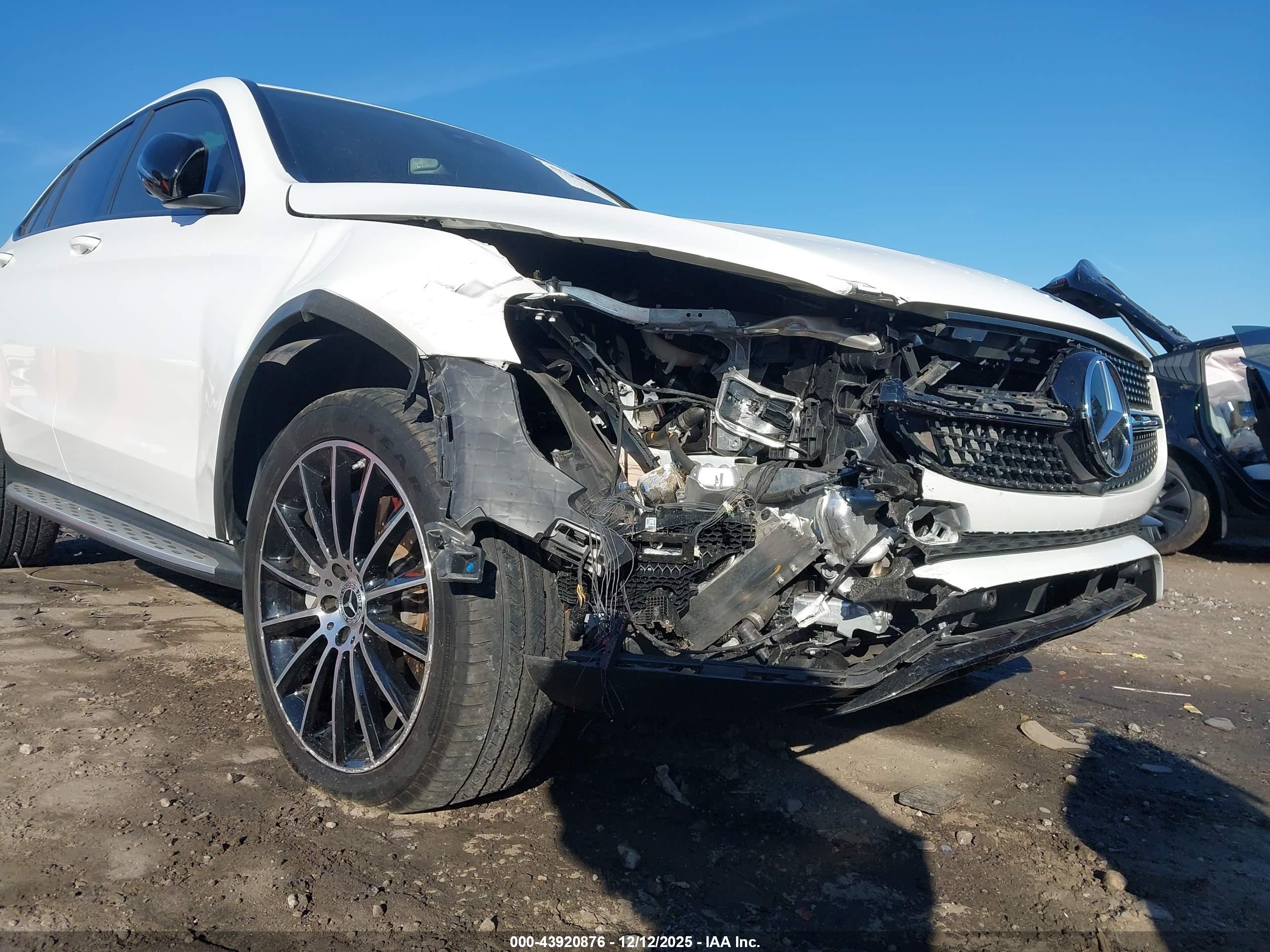 MERCEDES-BENZ GLC image 6