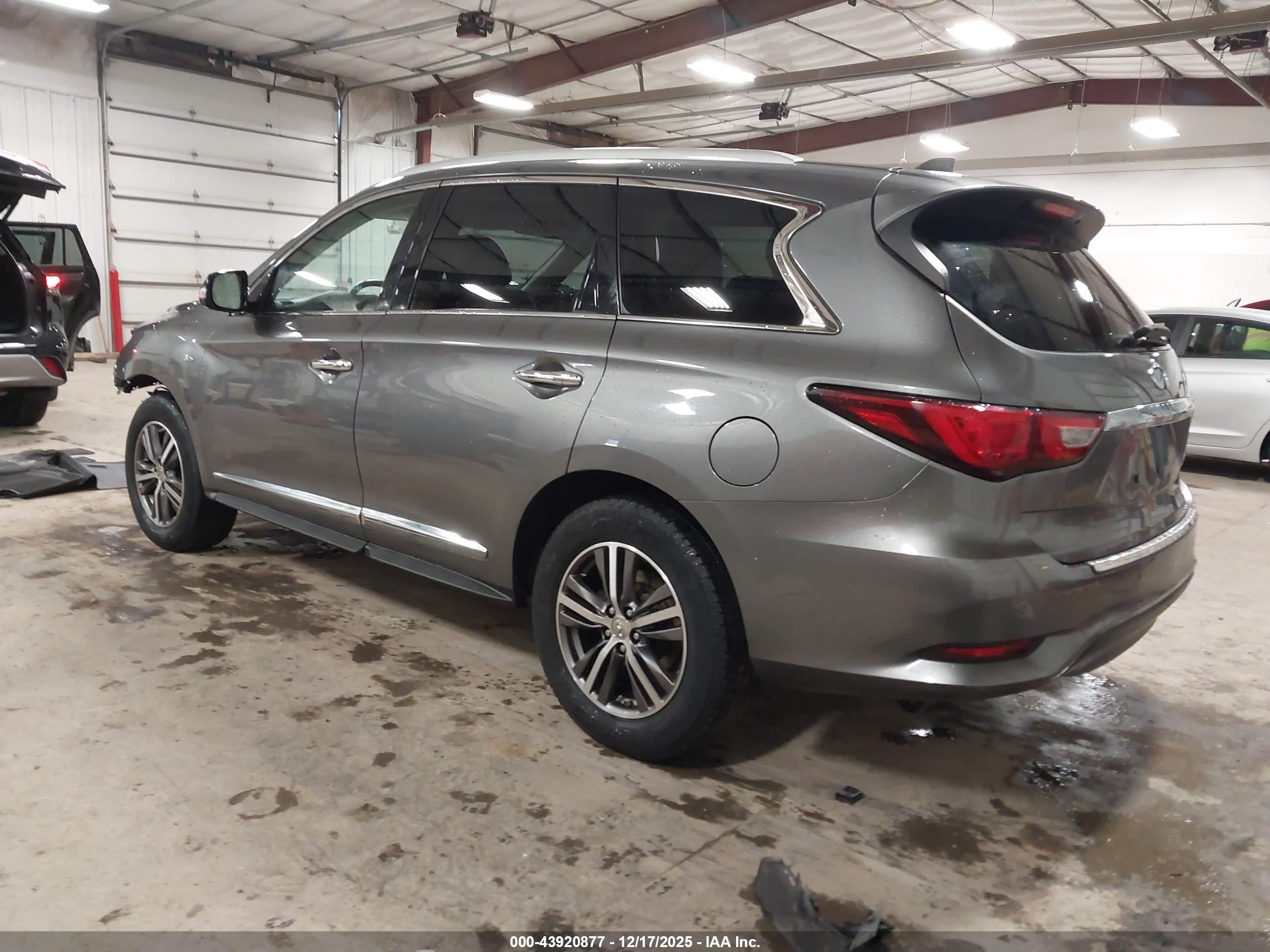 INFINITI QX60 image 3