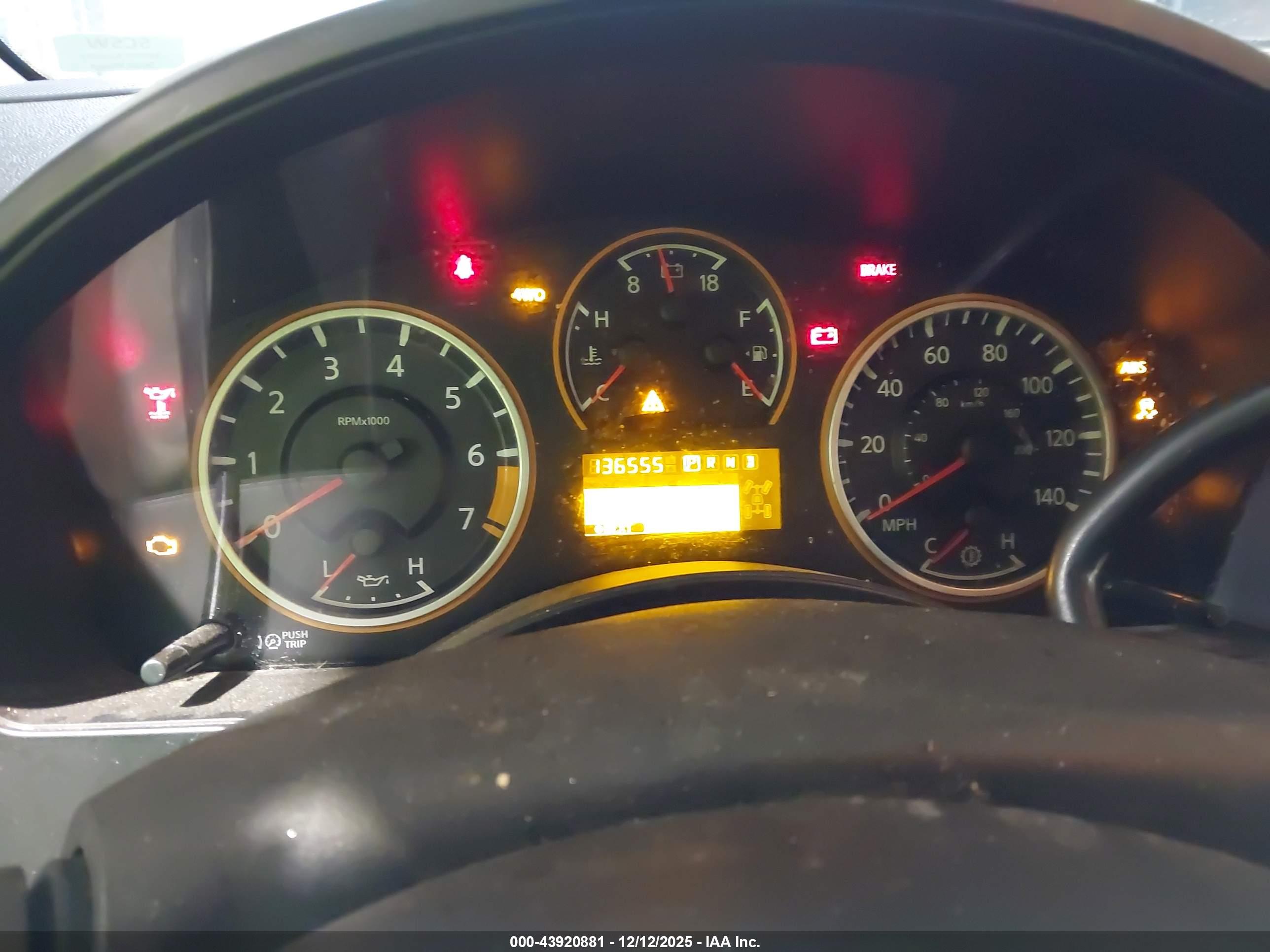 NISSAN TITAN image 7