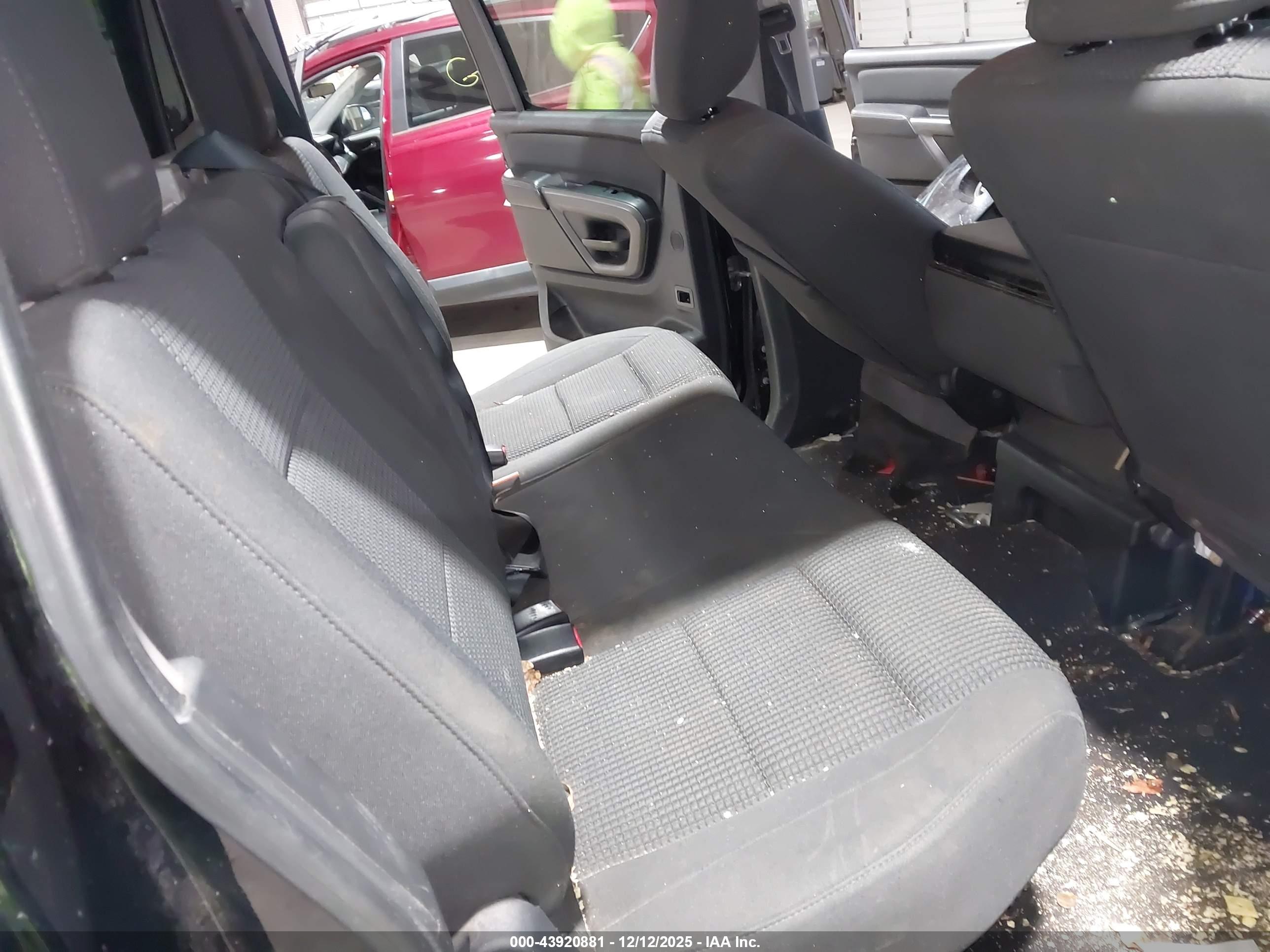 NISSAN TITAN image 8