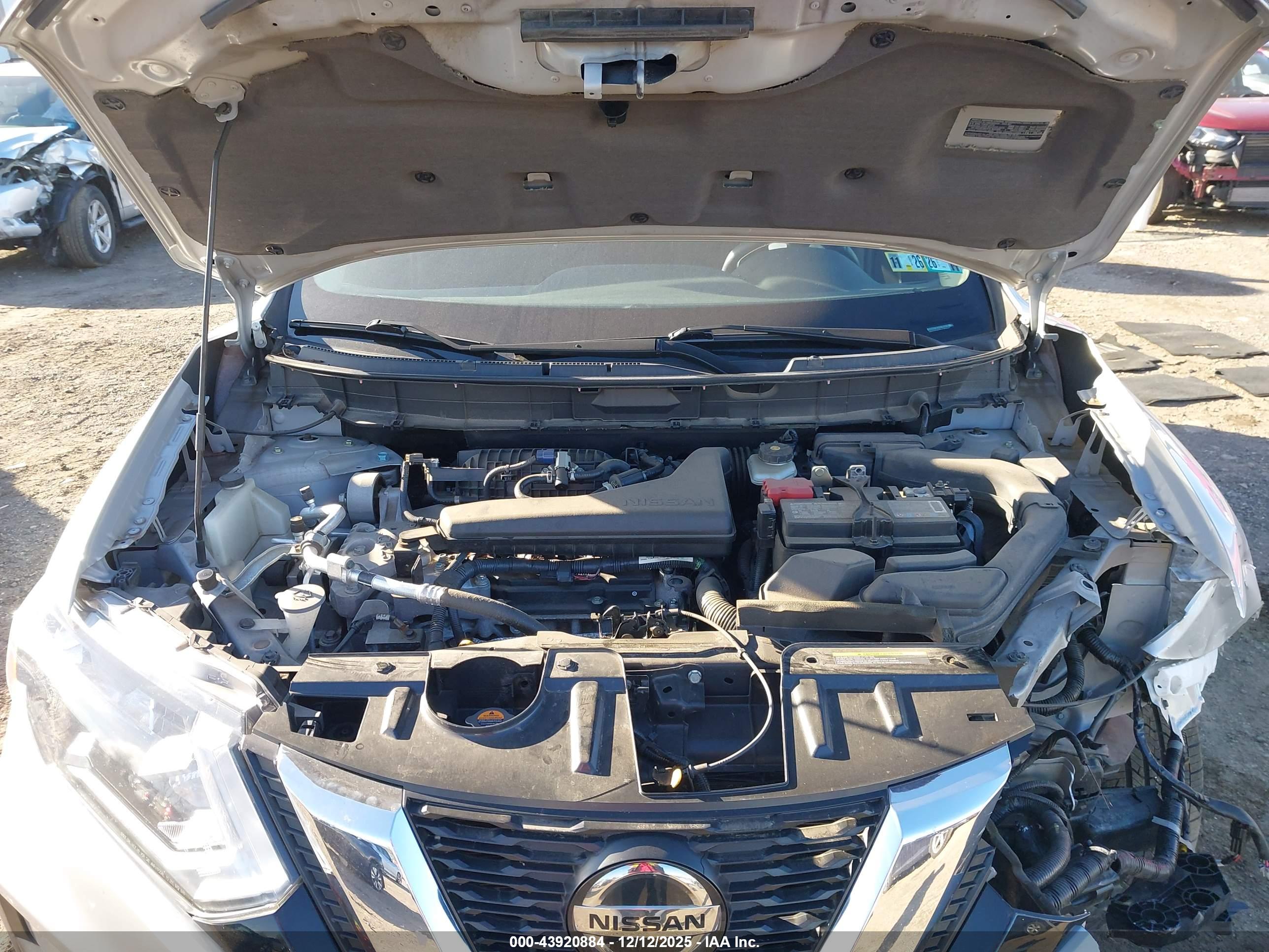 NISSAN ROGUE image 10