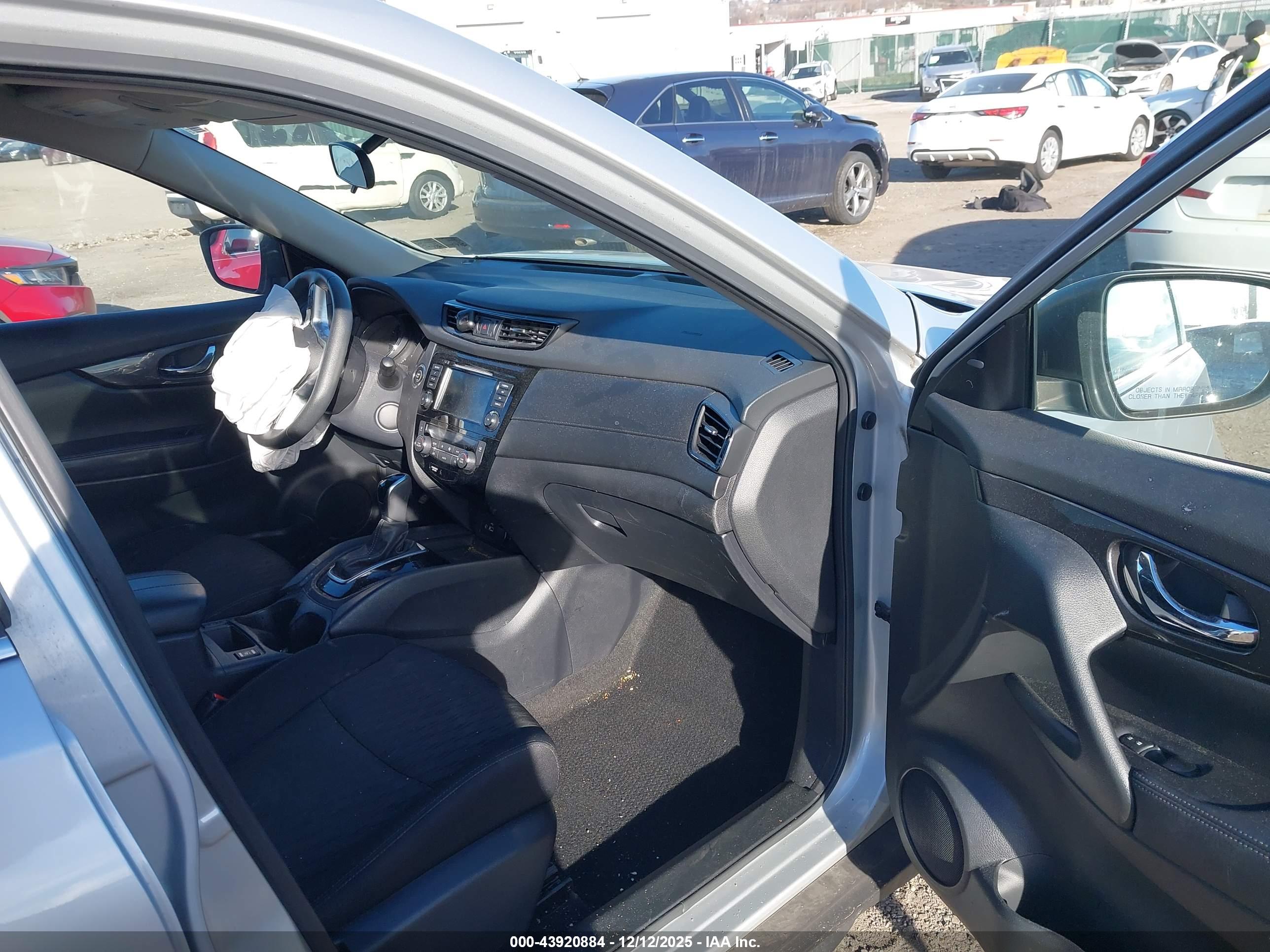 NISSAN ROGUE image 5