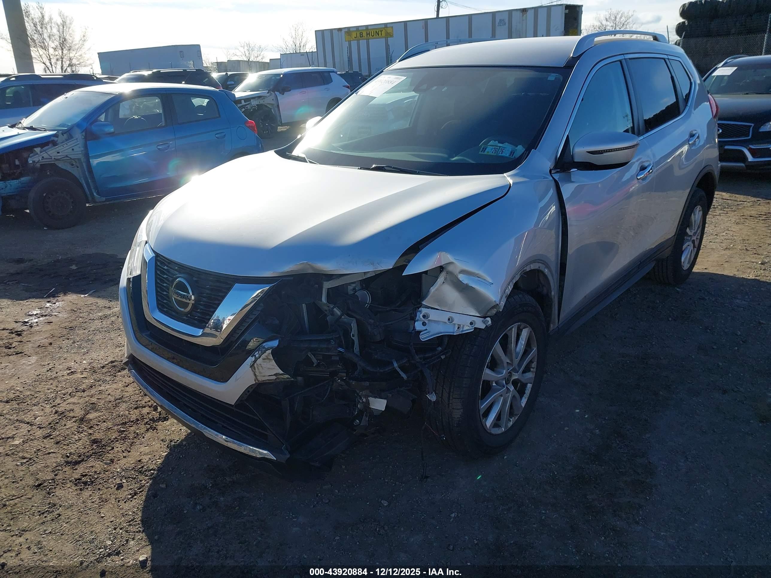 NISSAN ROGUE image 6