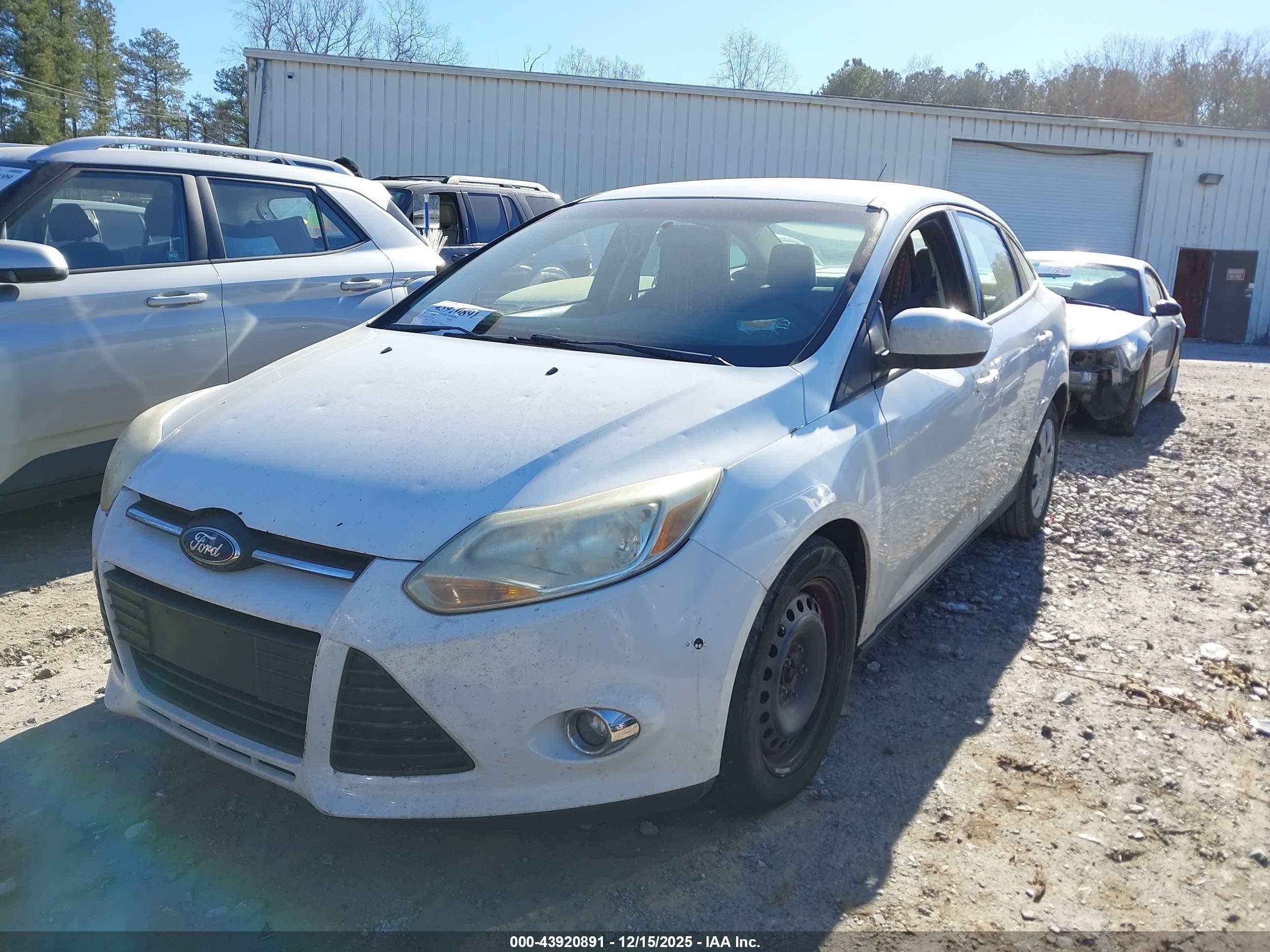 FORD FOCUS image 2