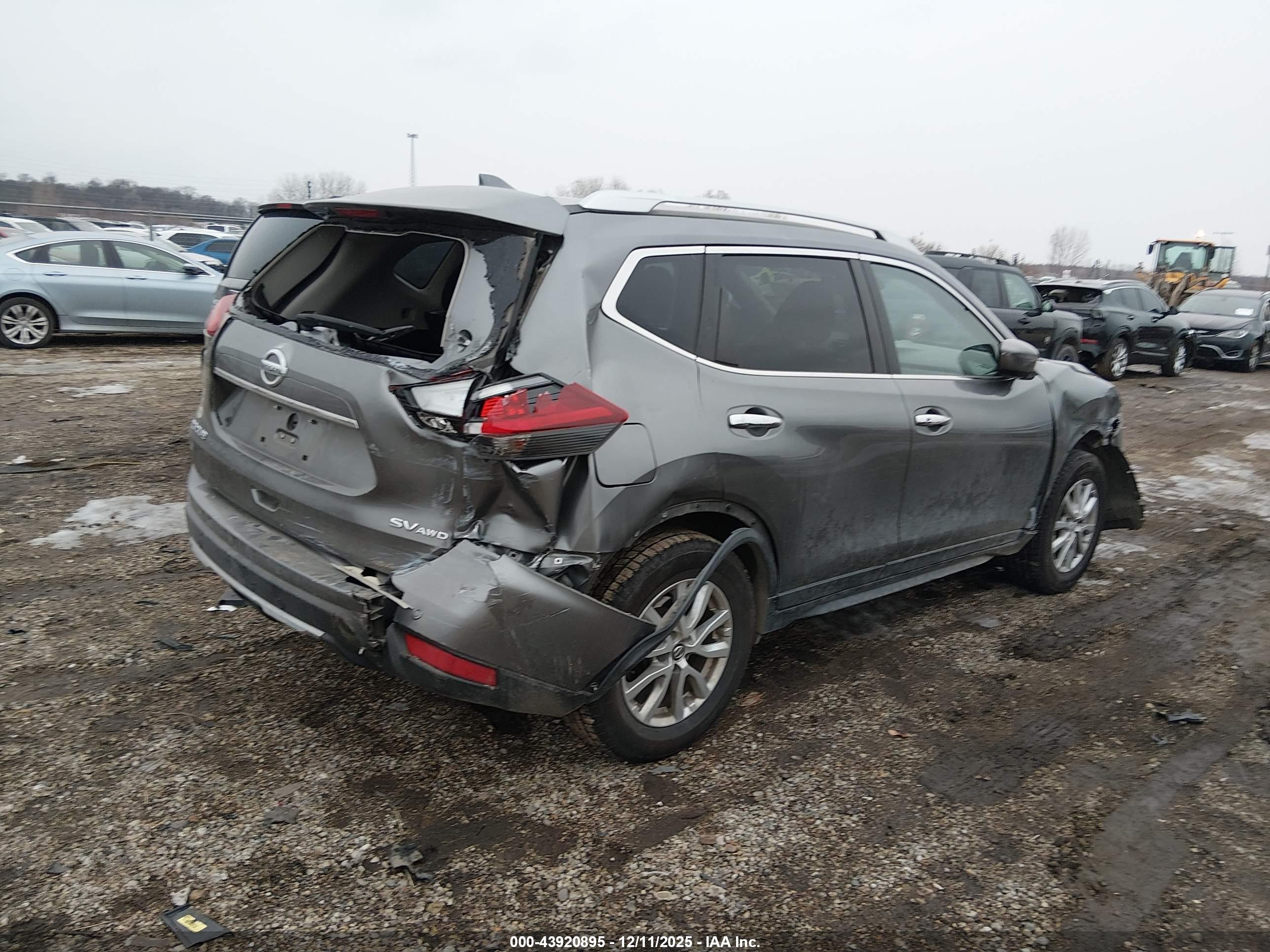 NISSAN ROGUE image 4