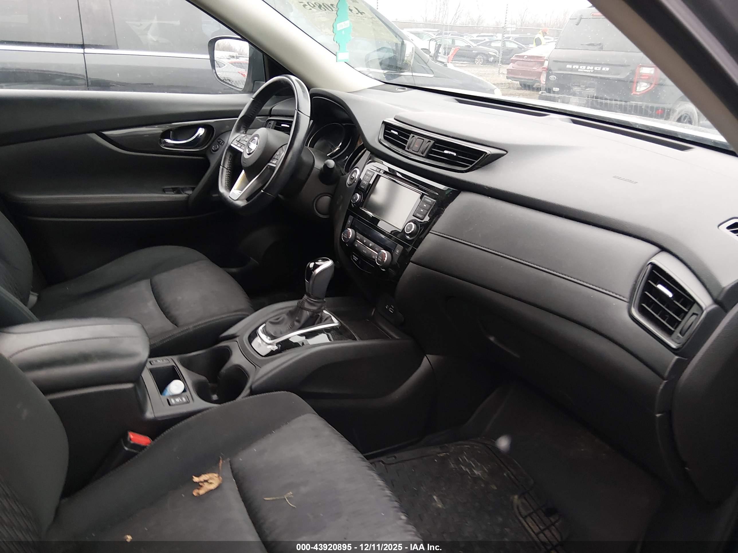 NISSAN ROGUE image 5