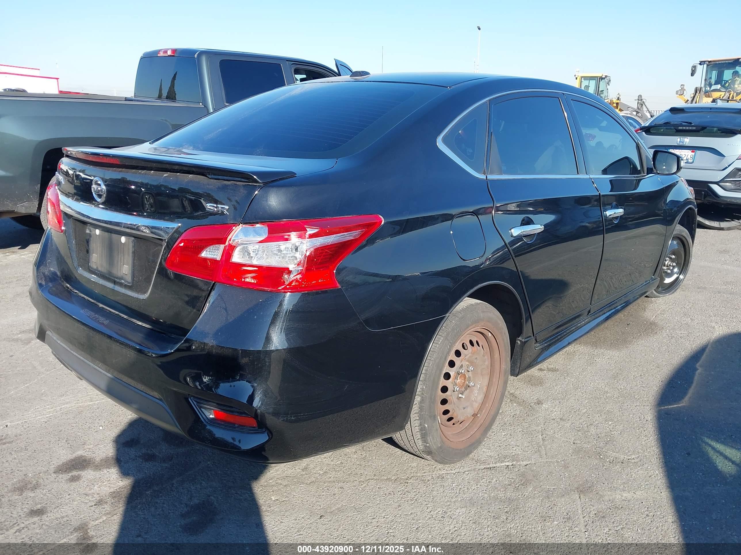 NISSAN SENTRA image 4