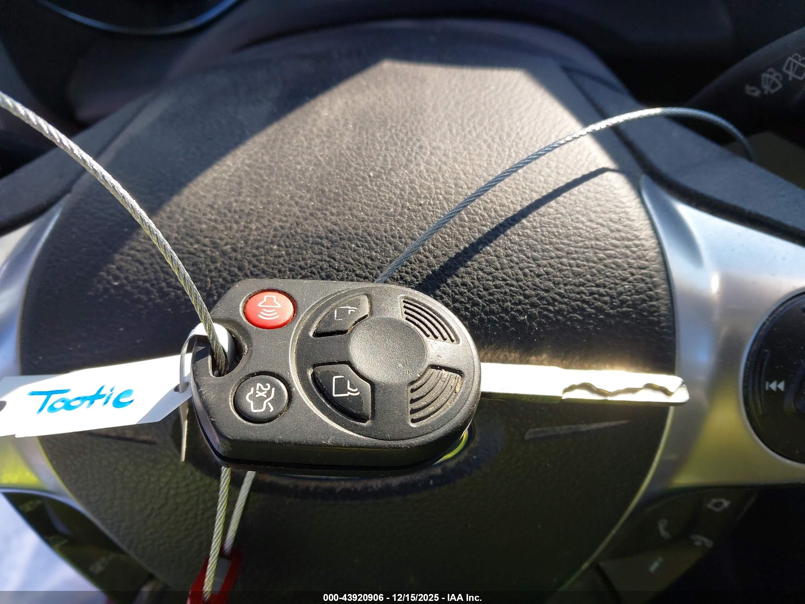 FORD ESCAPE image 11