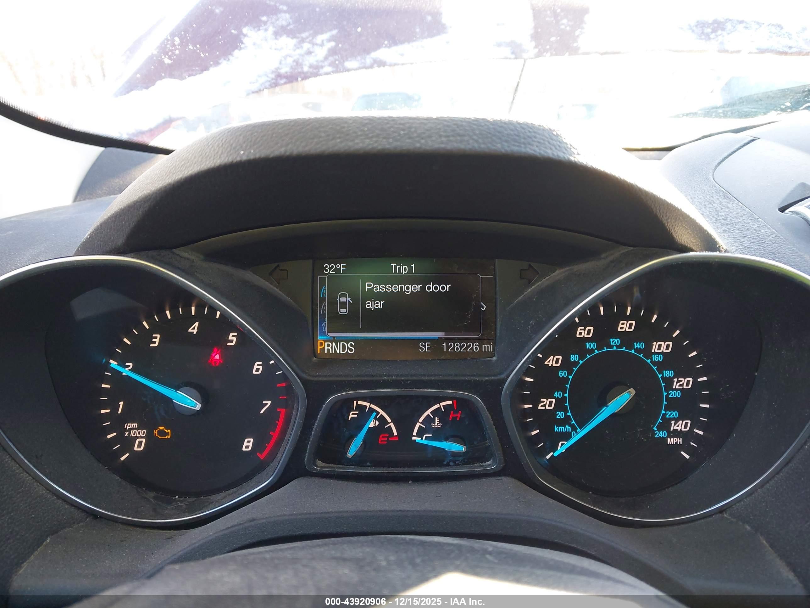 FORD ESCAPE image 7
