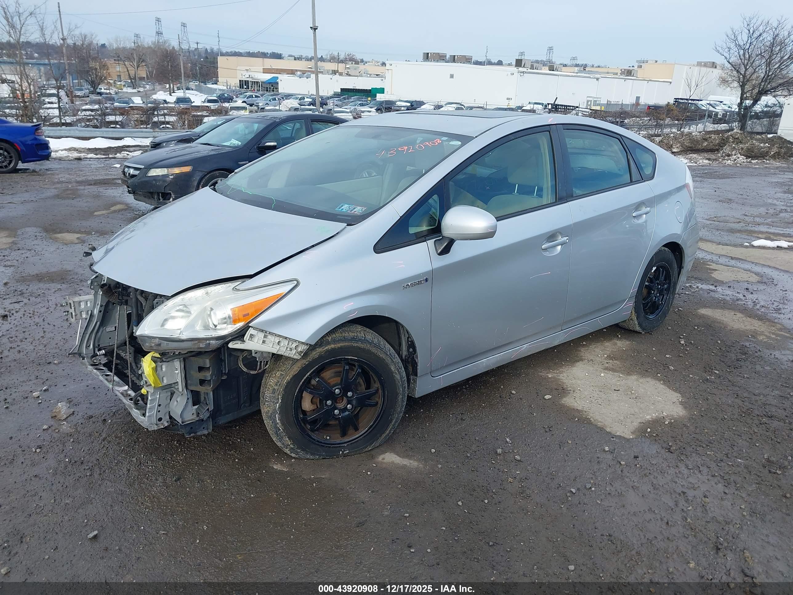 TOYOTA PRIUS image 2