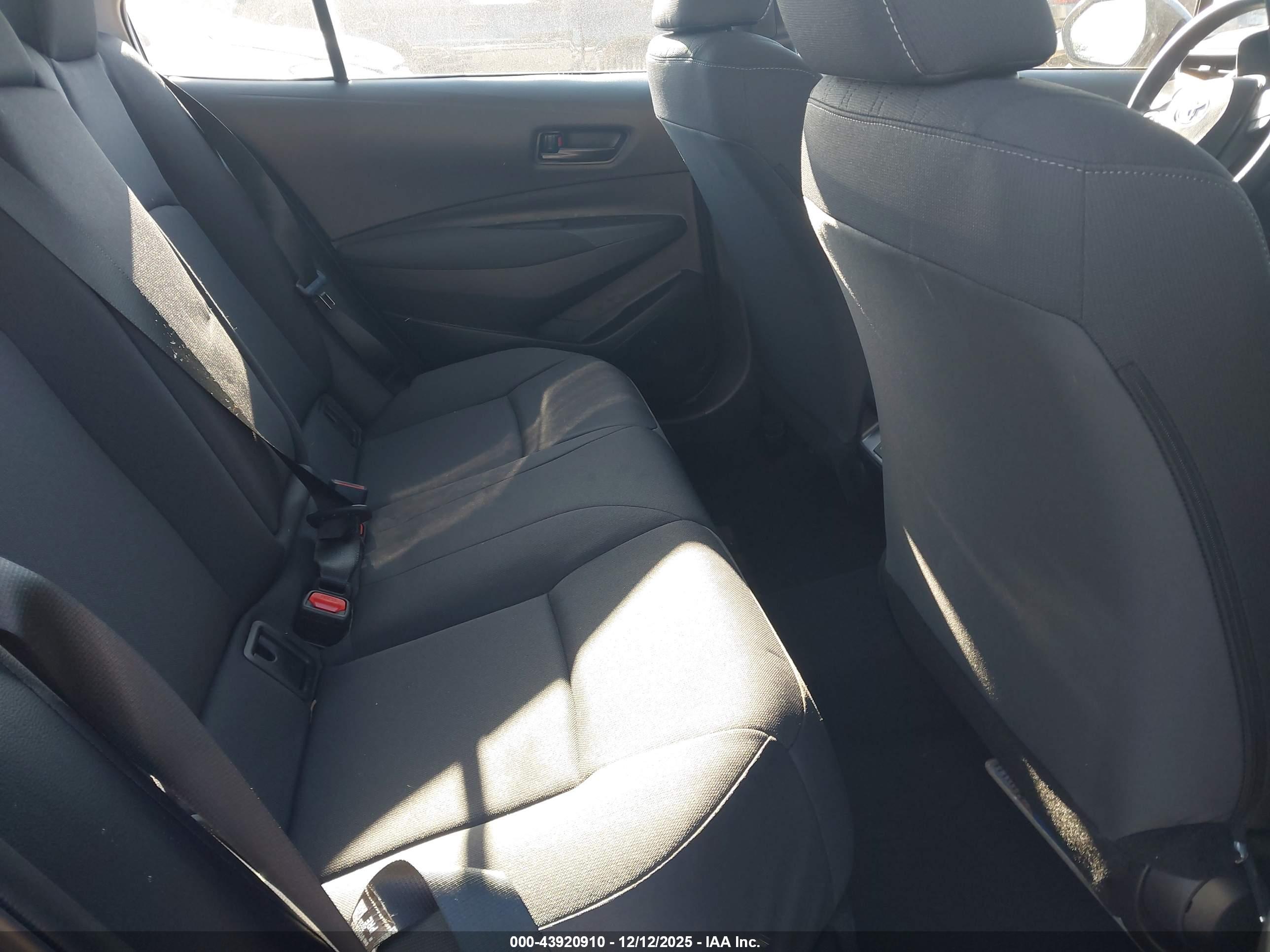 TOYOTA COROLLA image 8