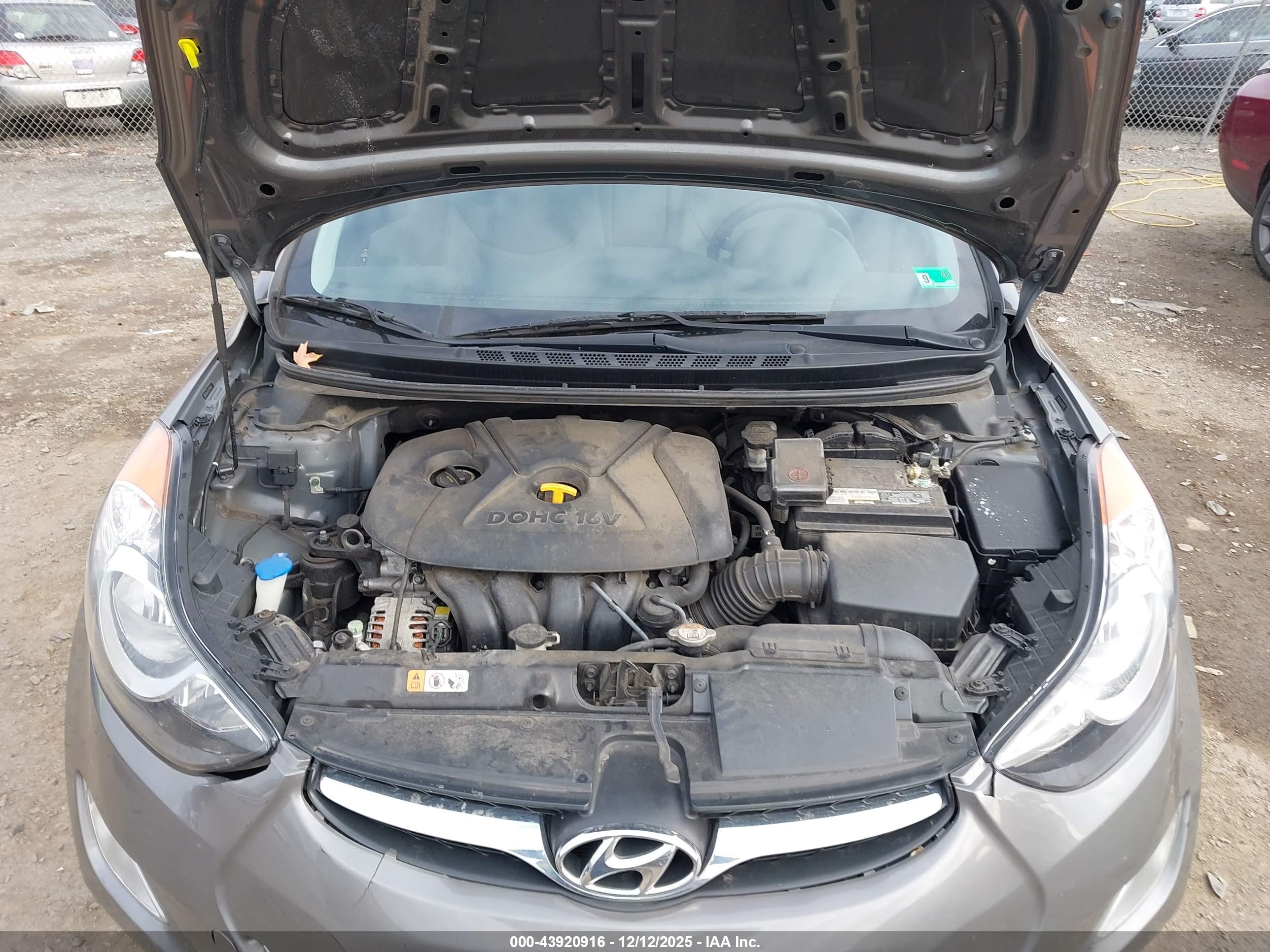 HYUNDAI ELANTRA image 10