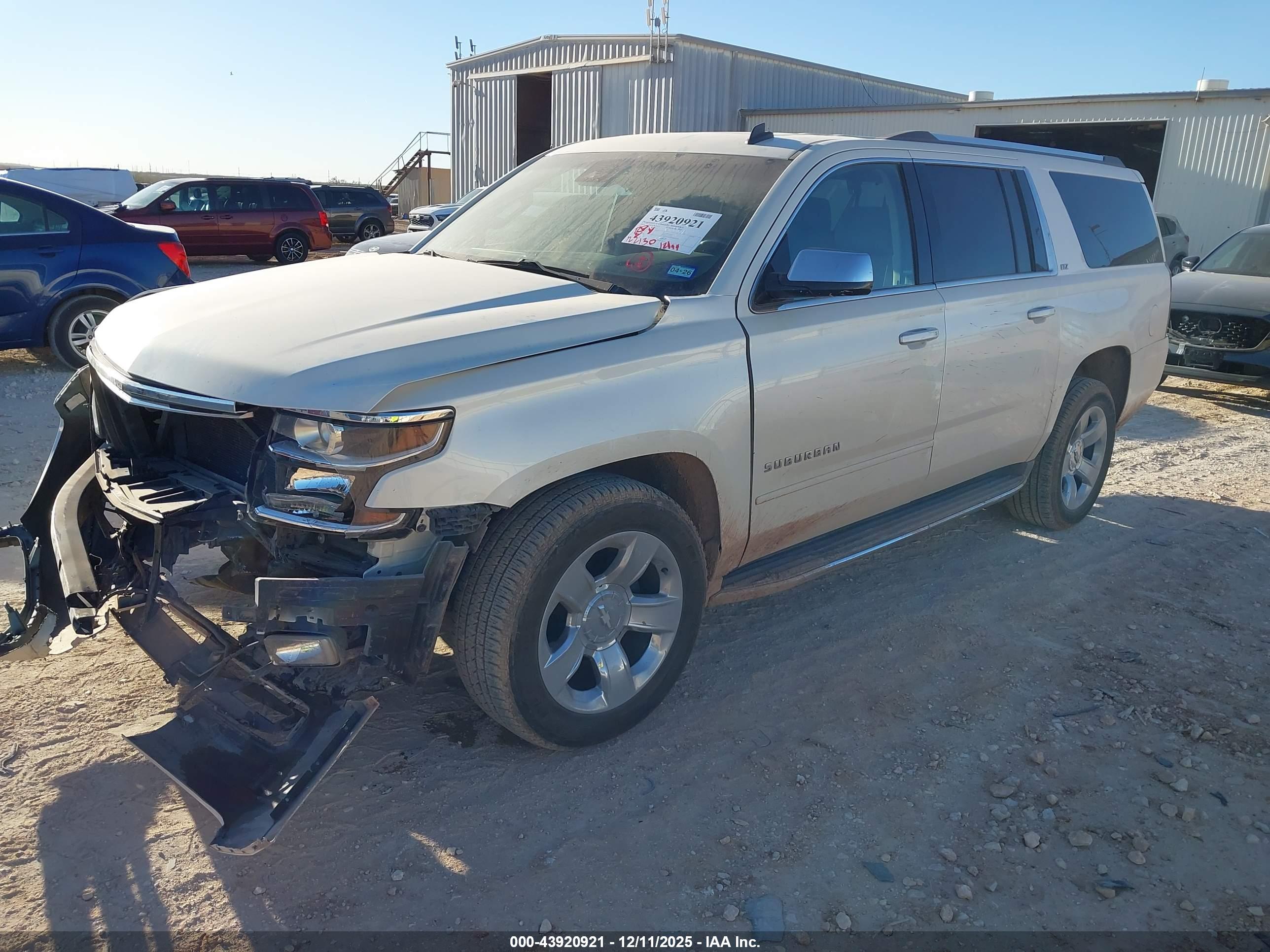 CHEVROLET SUBURBAN image 2