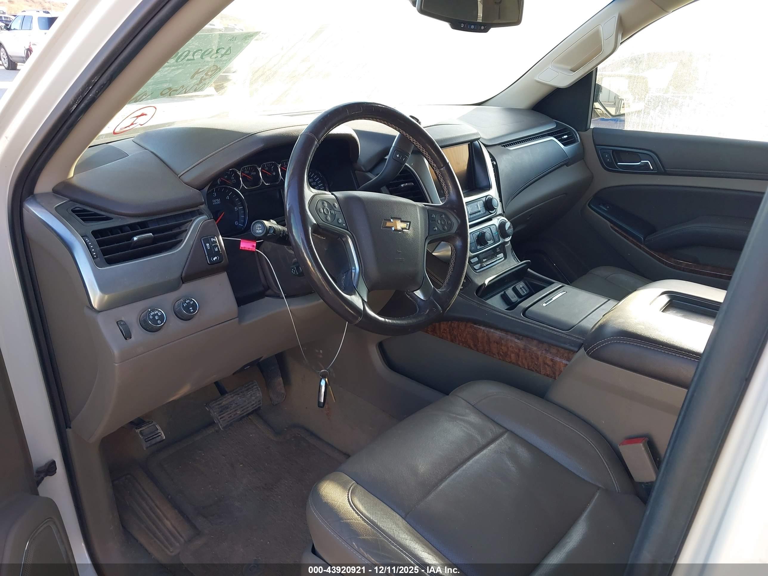 CHEVROLET SUBURBAN image 5