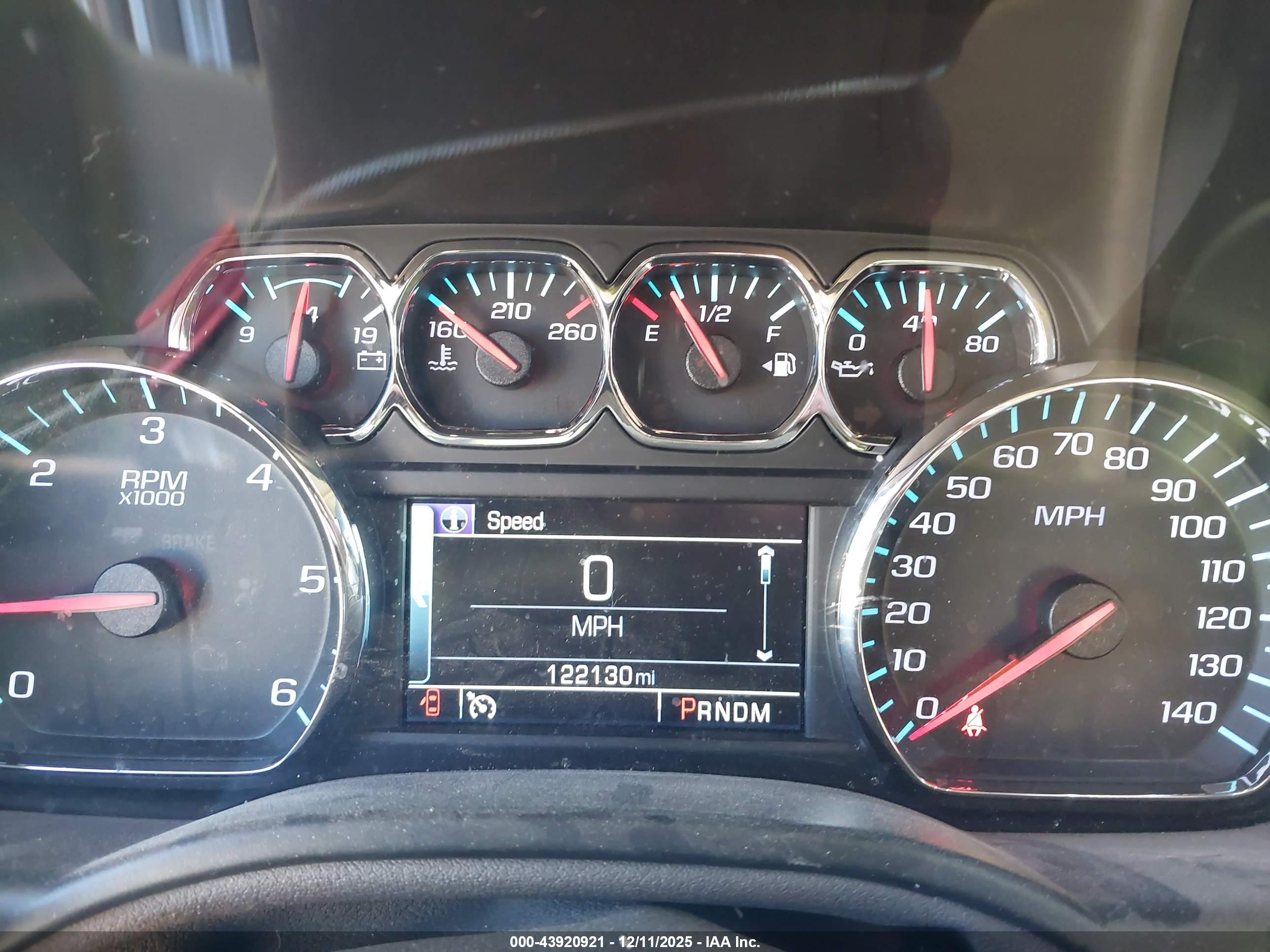 CHEVROLET SUBURBAN image 7