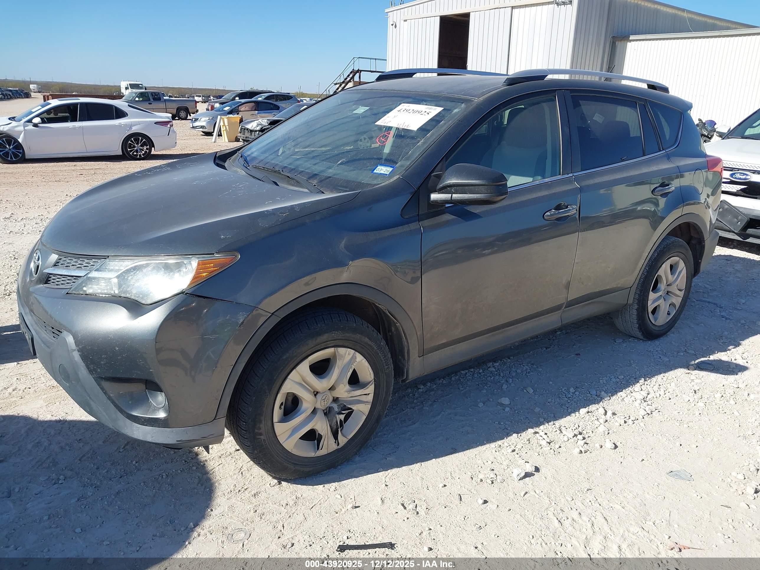 TOYOTA RAV4 image 2
