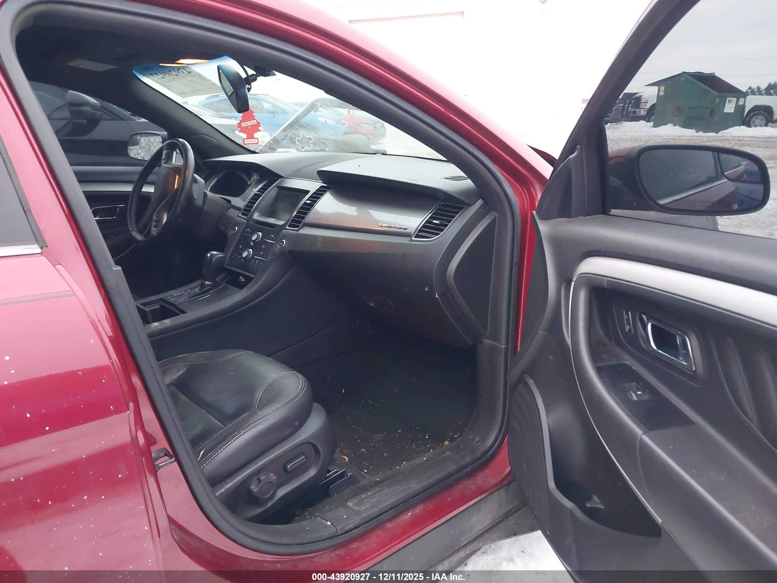 FORD TAURUS image 5