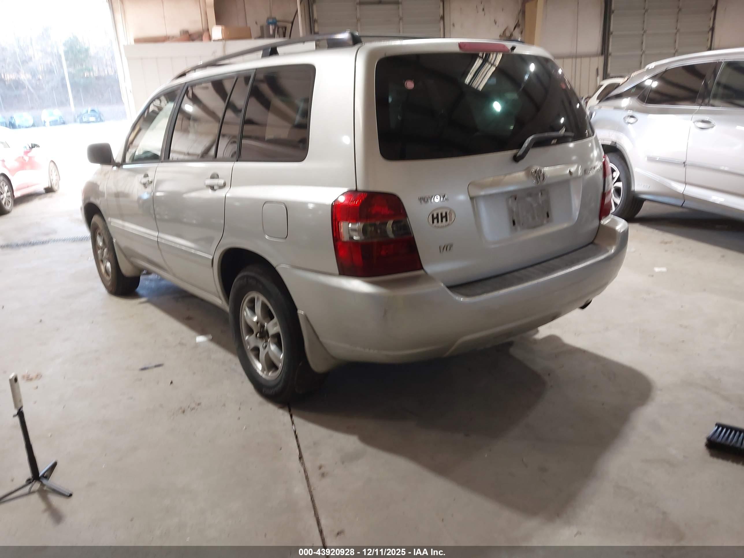 TOYOTA HIGHLANDER image 3
