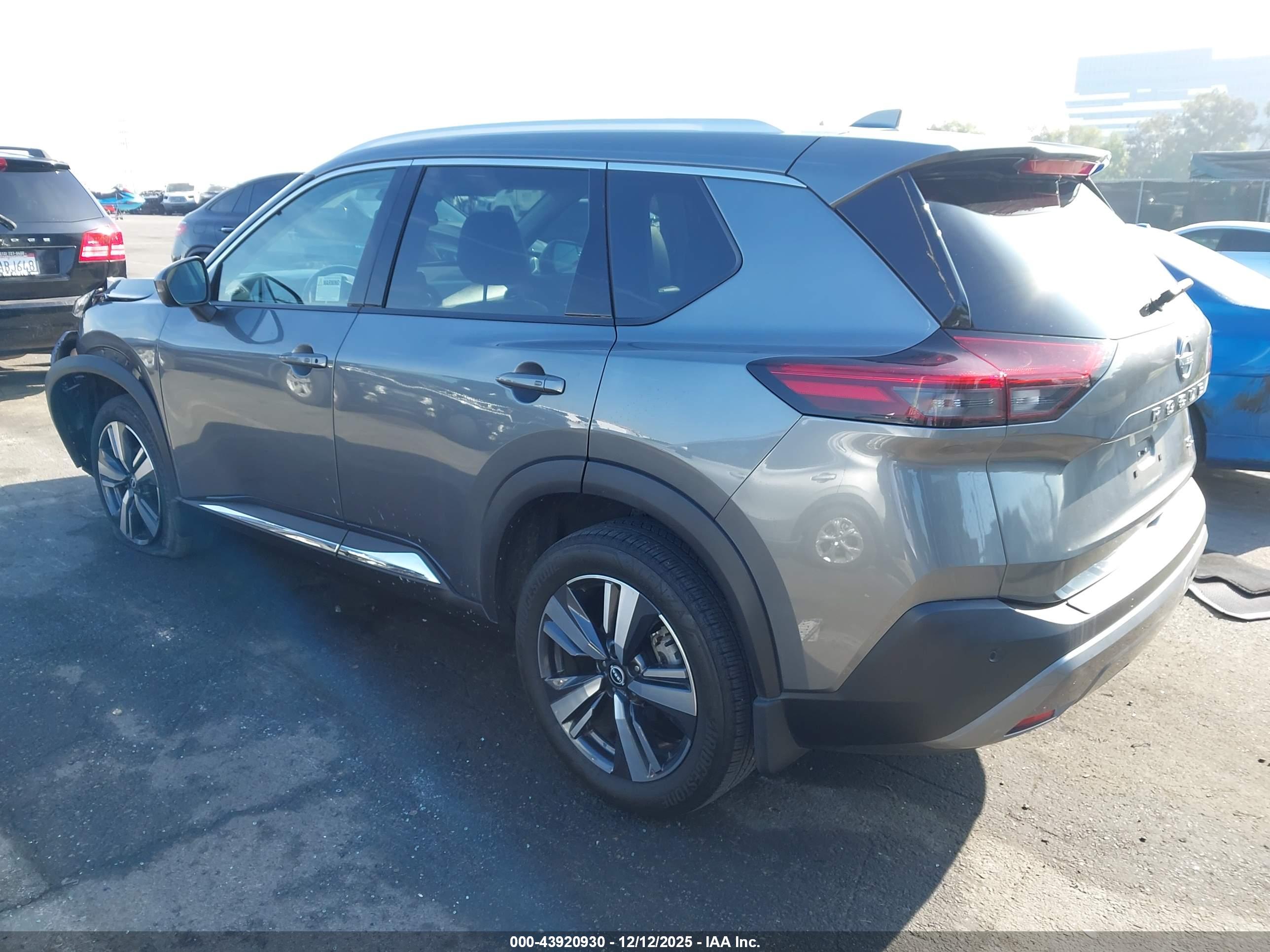 NISSAN ROGUE image 3