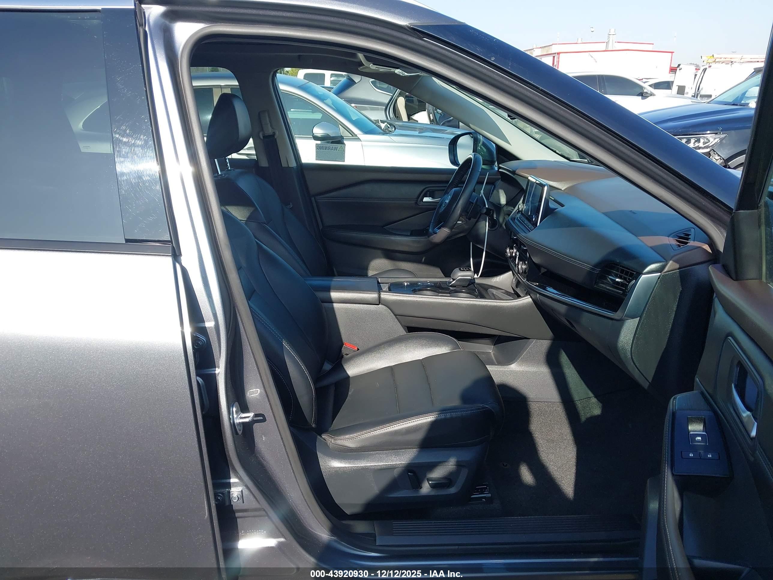 NISSAN ROGUE image 5
