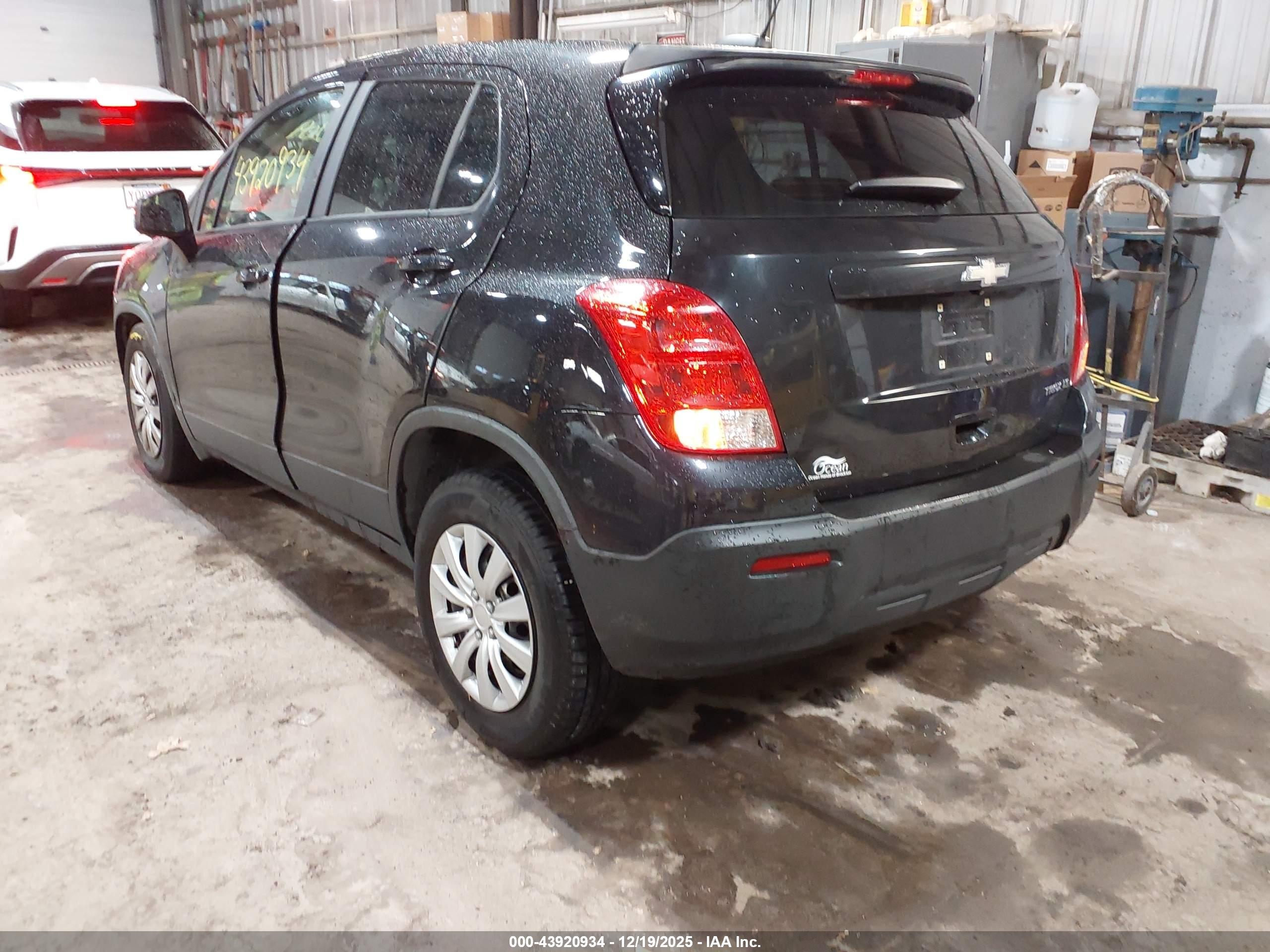 CHEVROLET TRAX image 3
