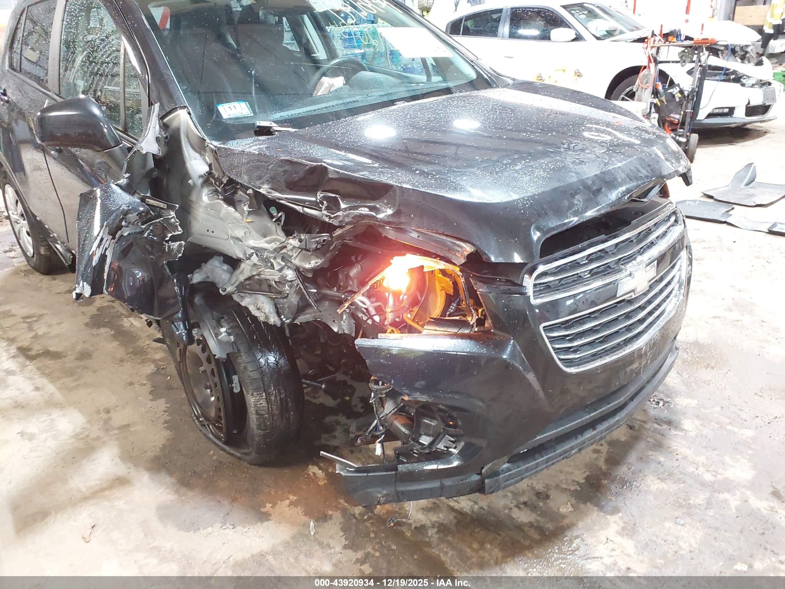 CHEVROLET TRAX image 6