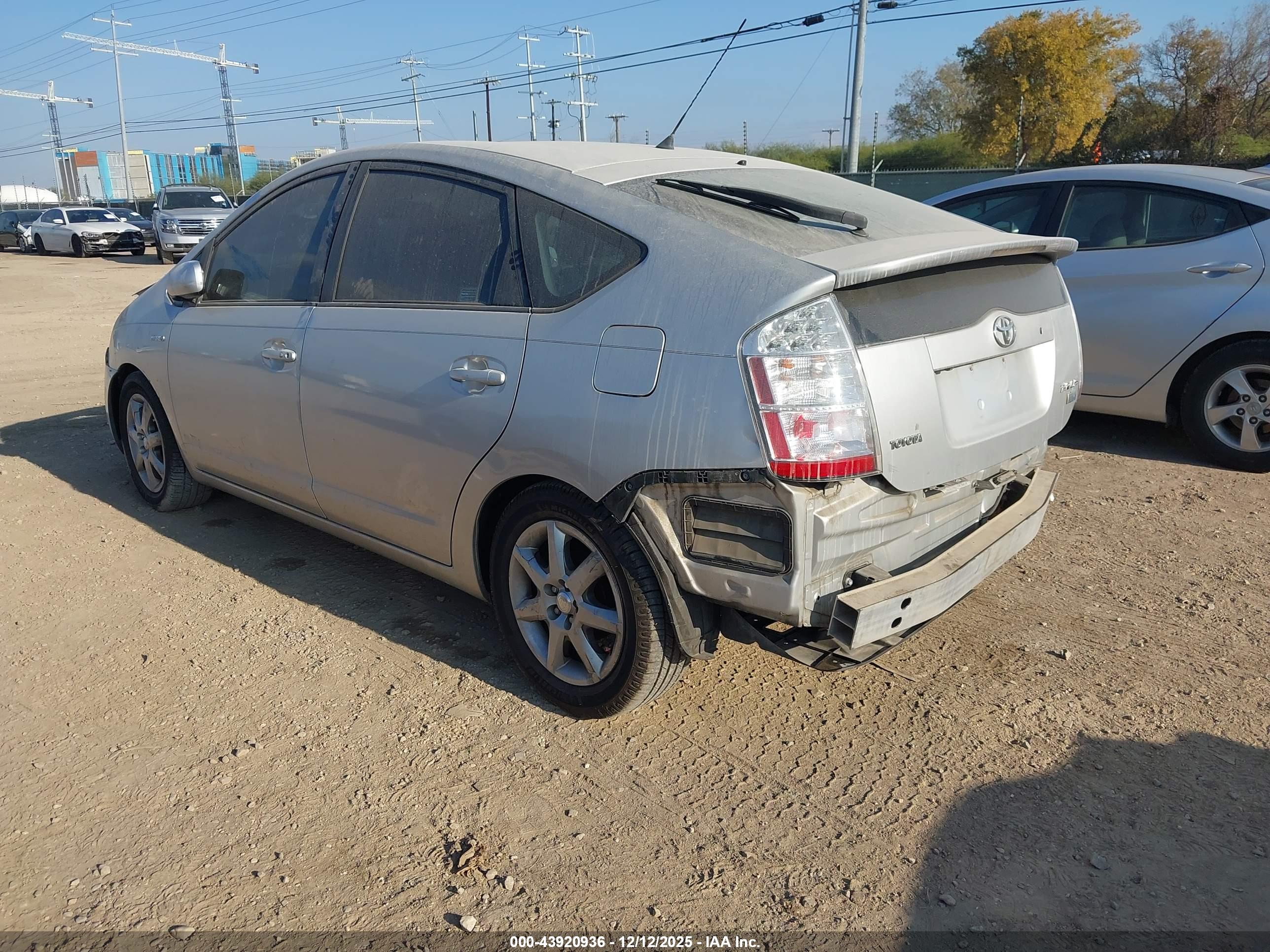 TOYOTA PRIUS image 3
