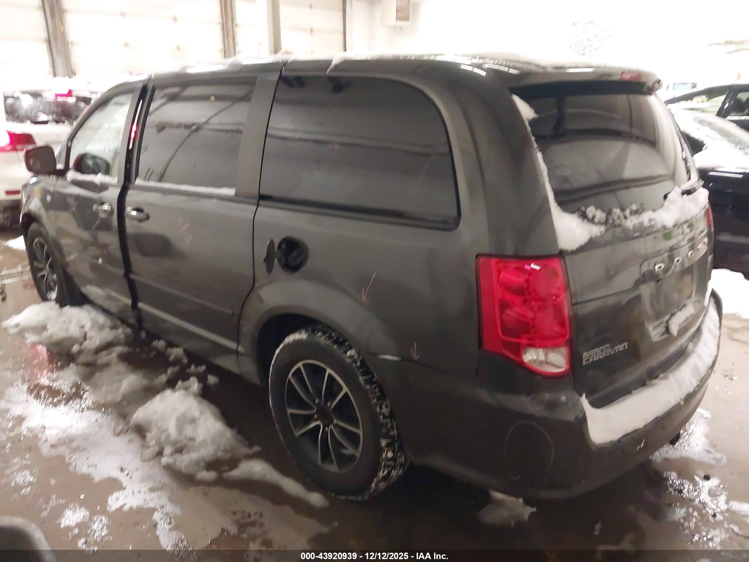 DODGE GRAND image 3