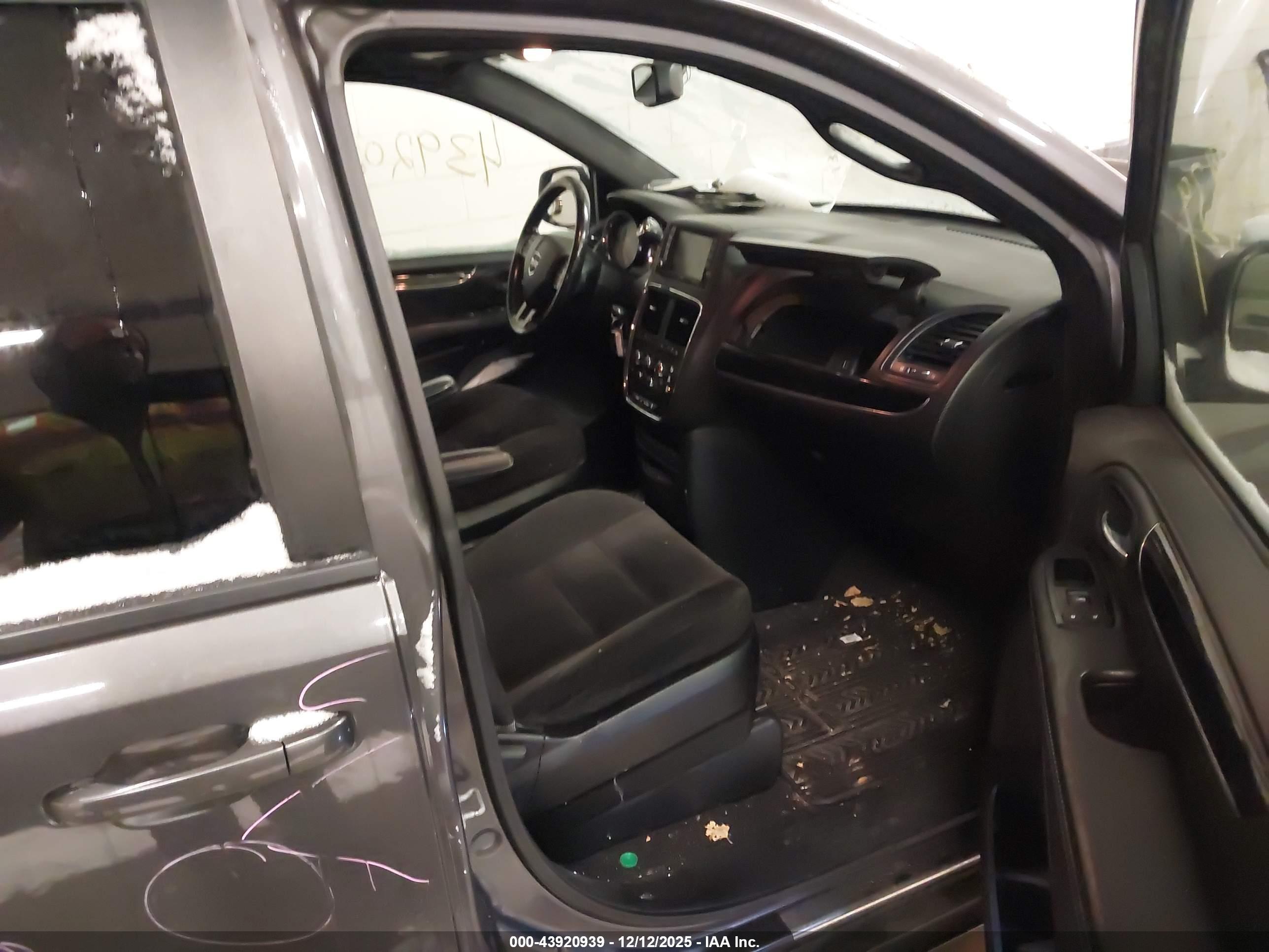 DODGE GRAND image 5