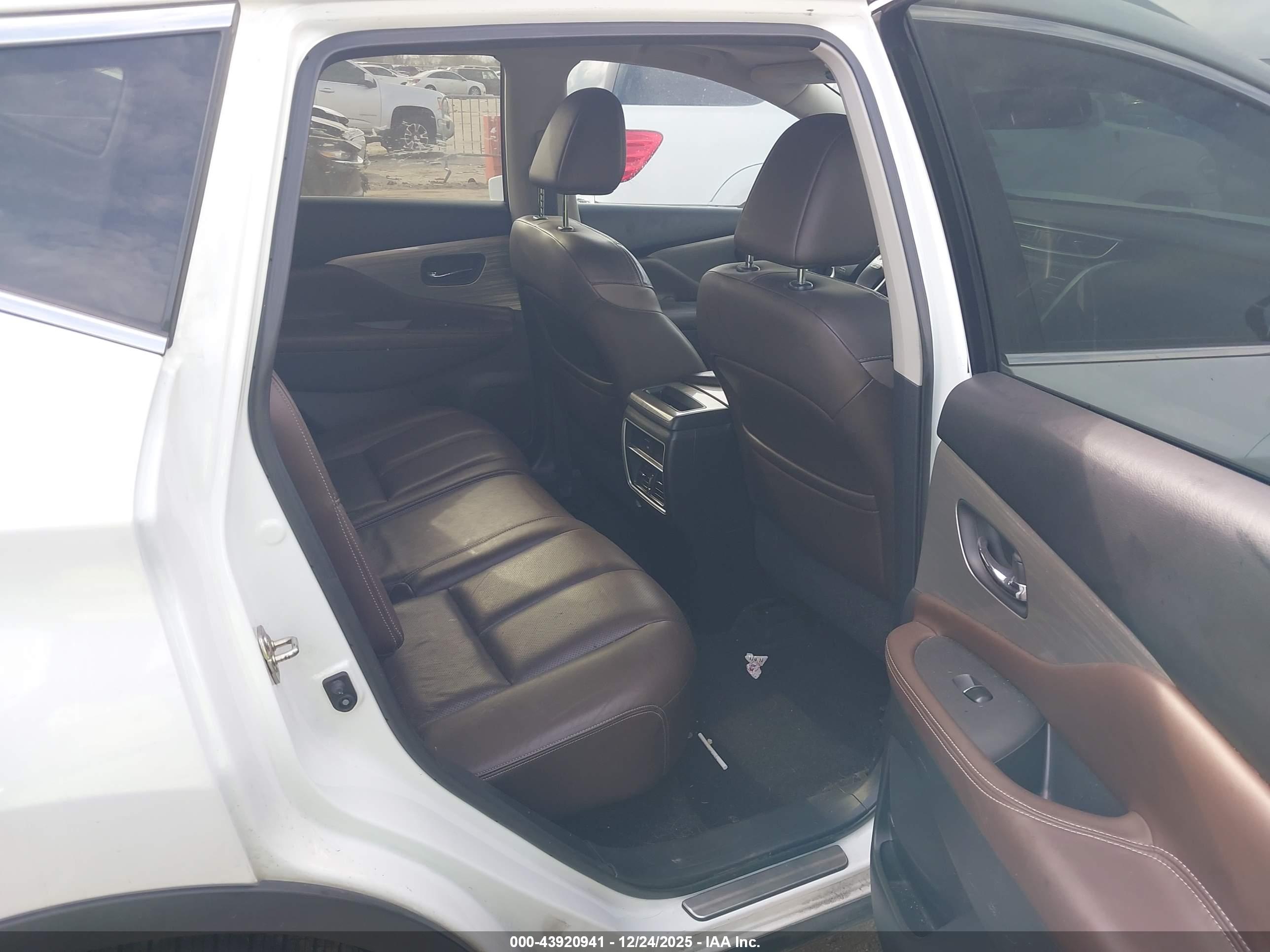 NISSAN MURANO image 8