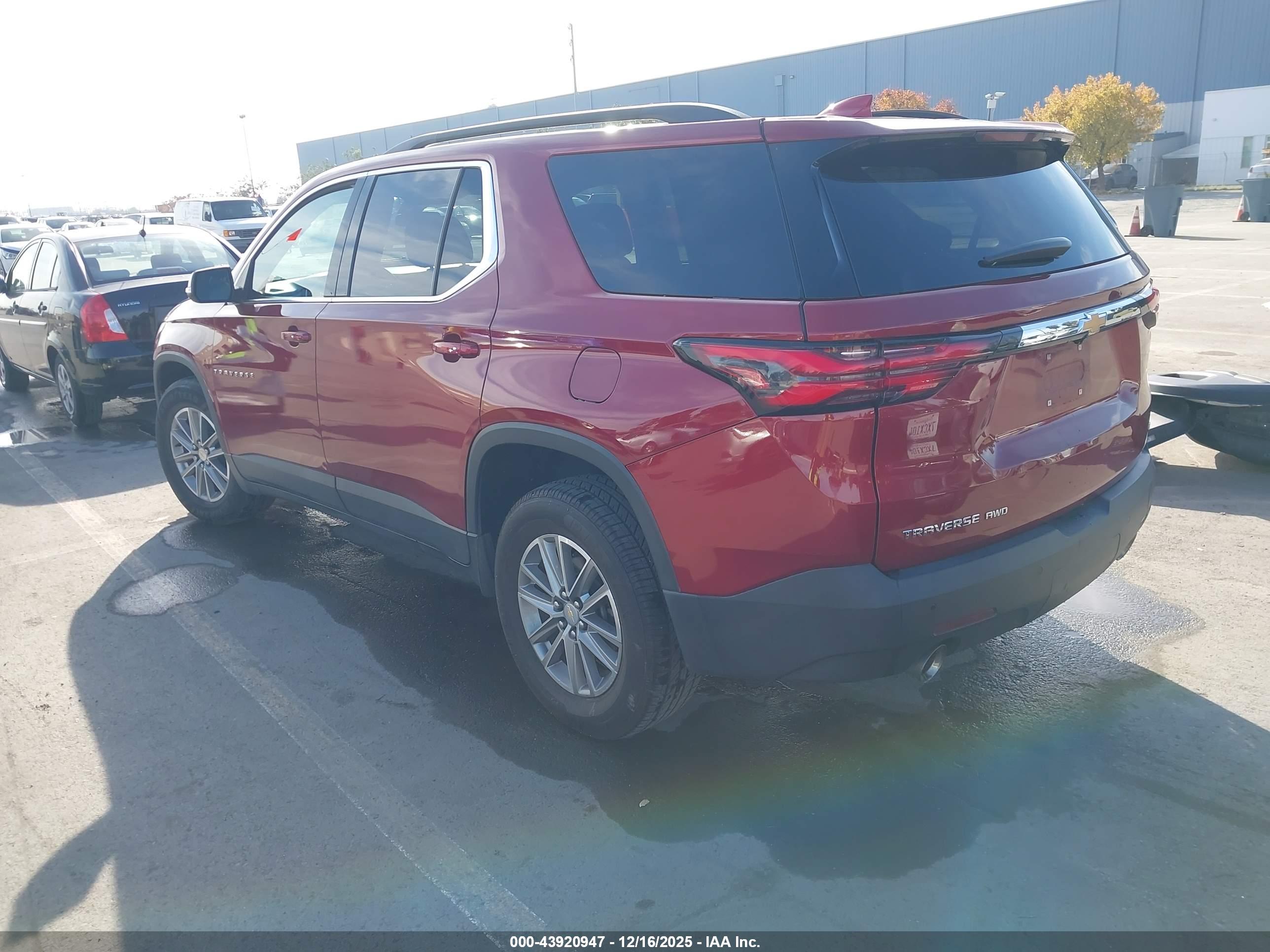 CHEVROLET TRAVERSE image 3
