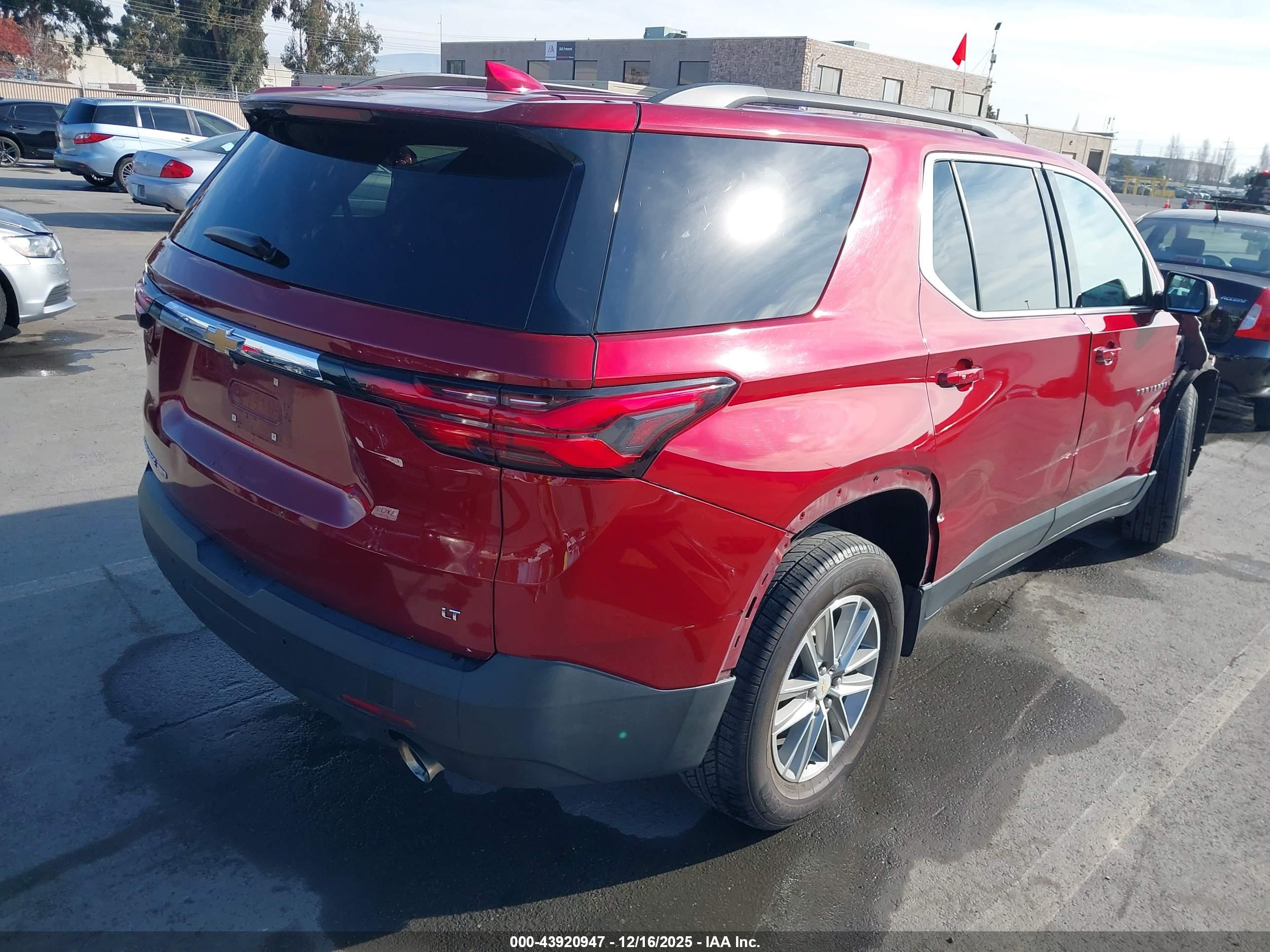 CHEVROLET TRAVERSE image 4