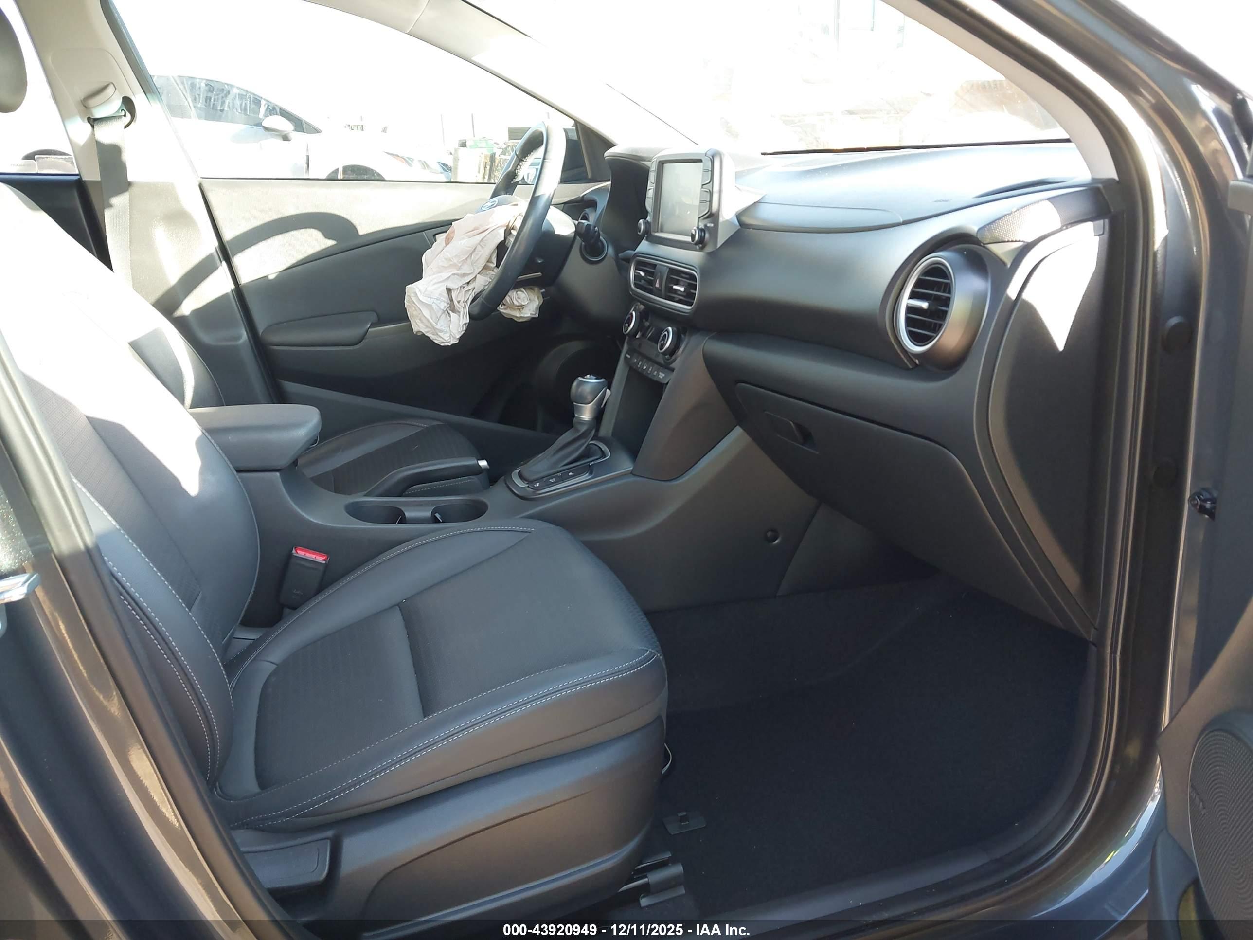 HYUNDAI KONA image 5