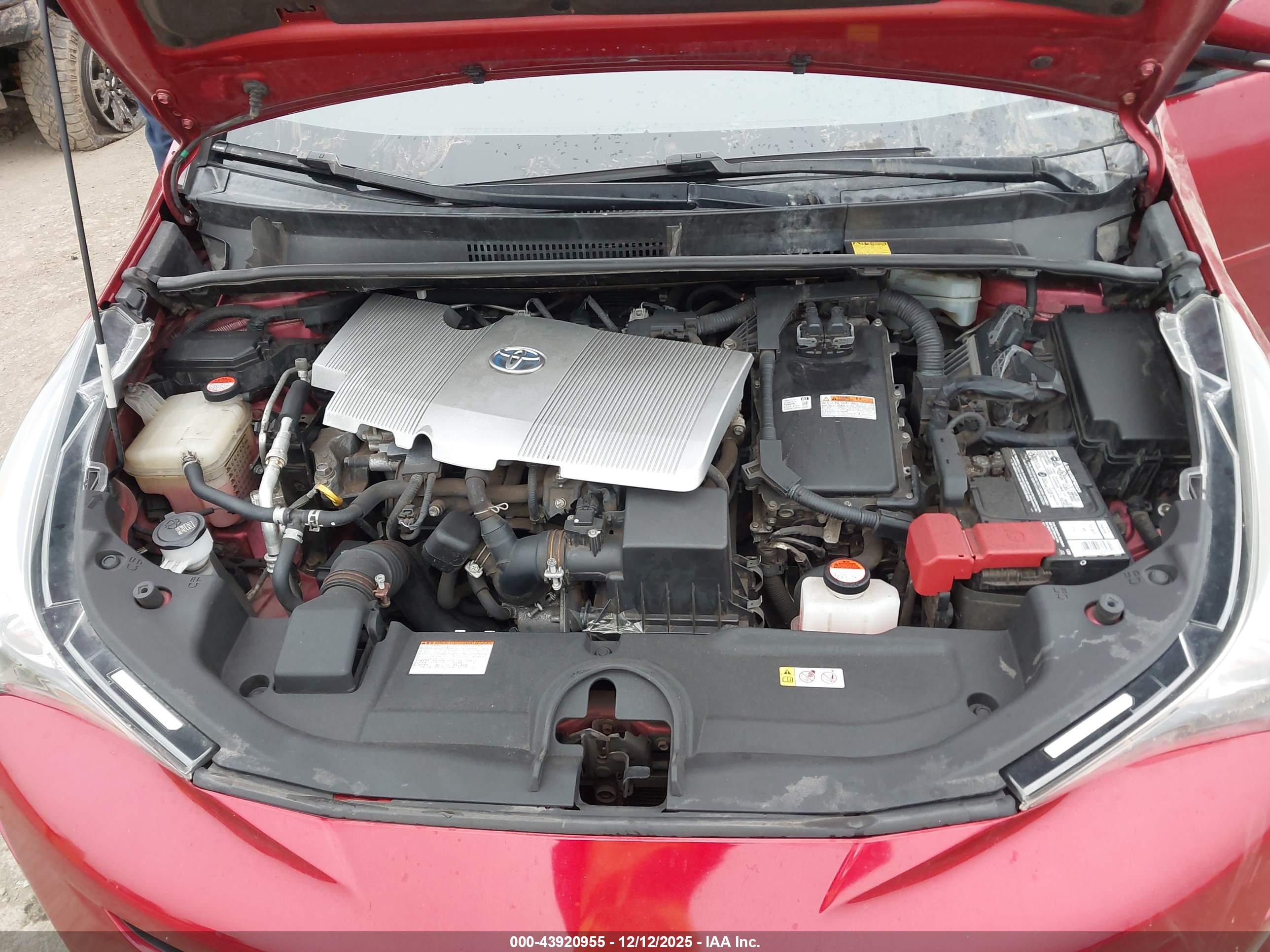 TOYOTA PRIUS image 10