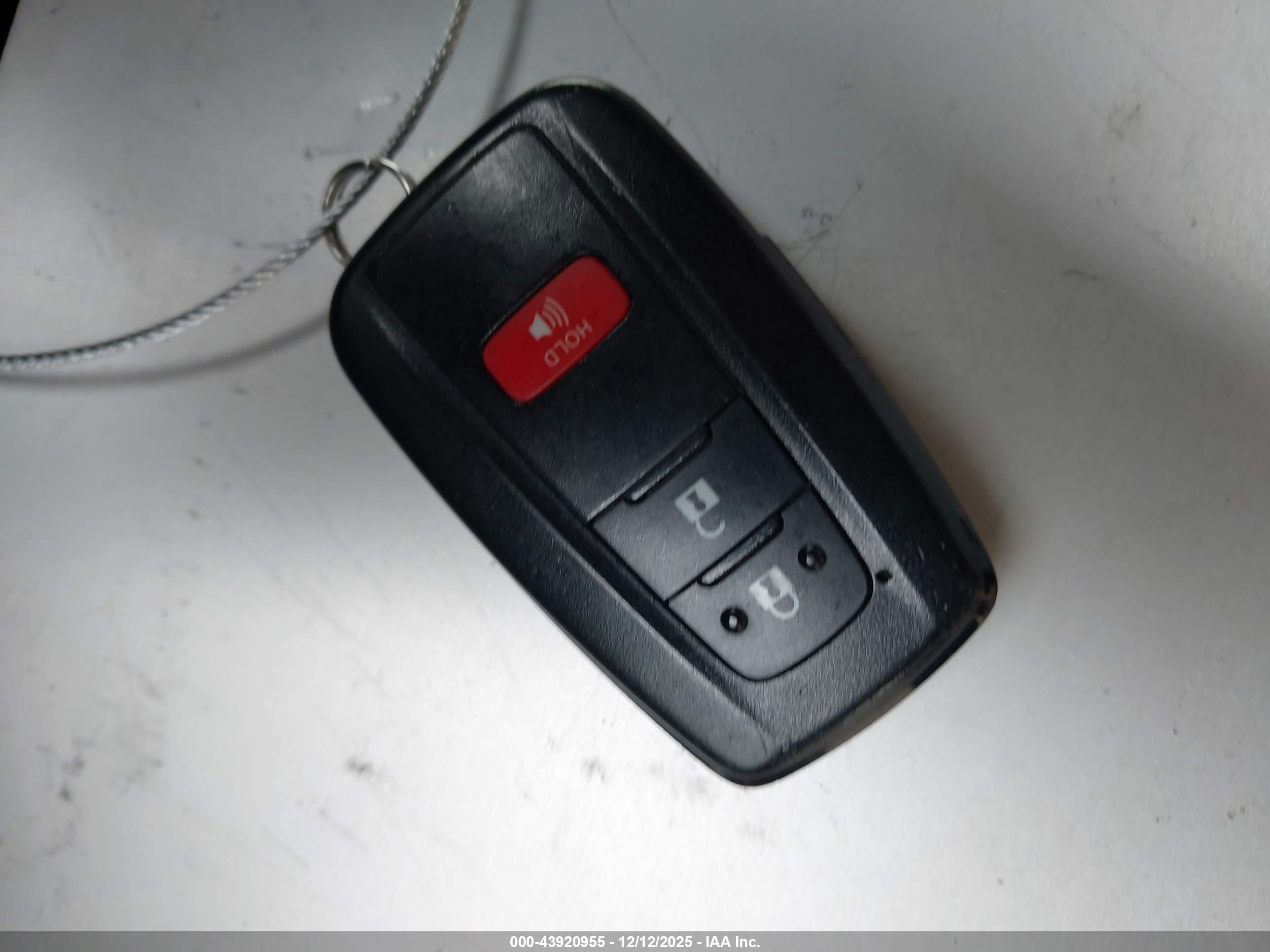 TOYOTA PRIUS image 11