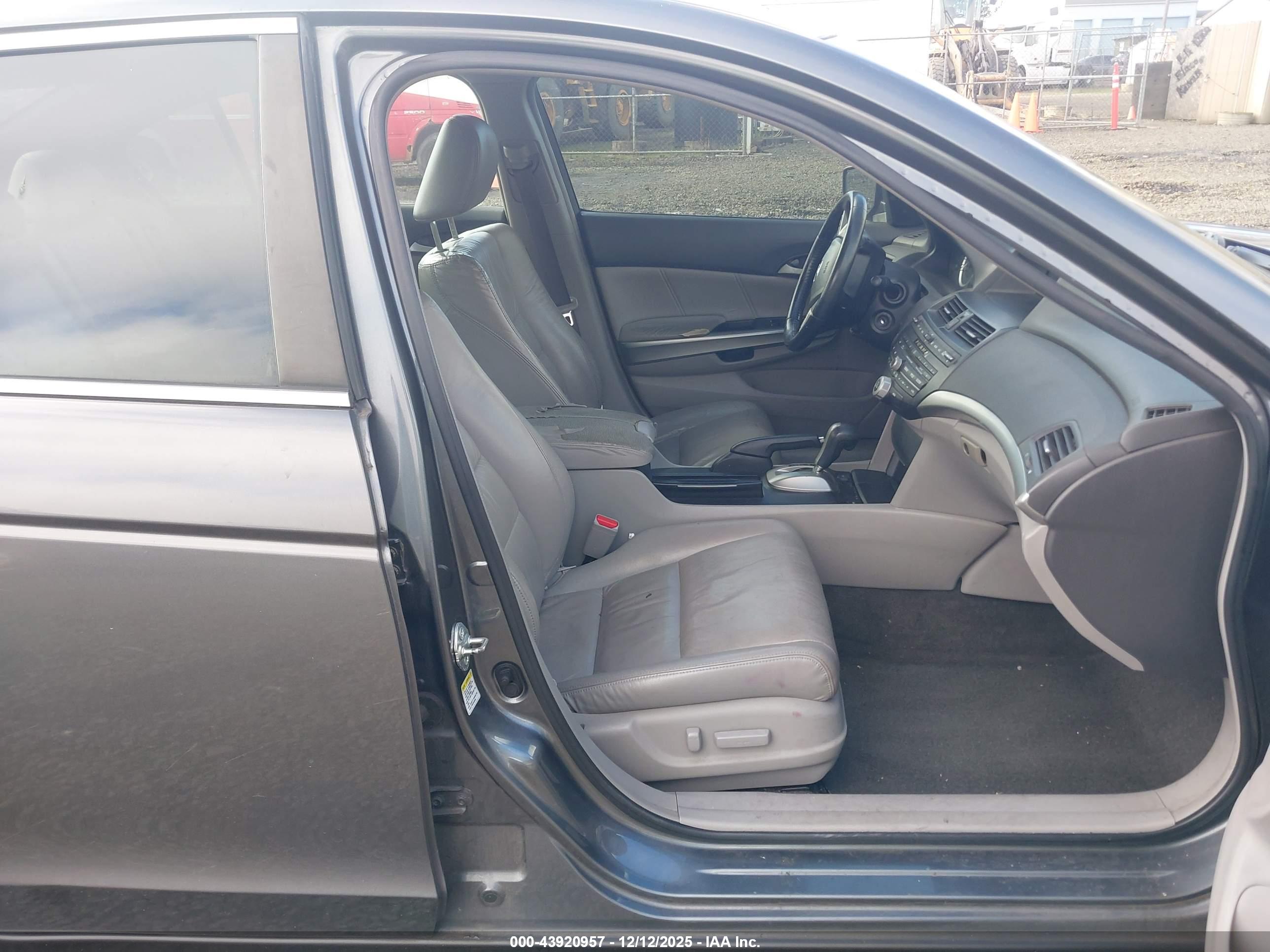 HONDA ACCORD image 5