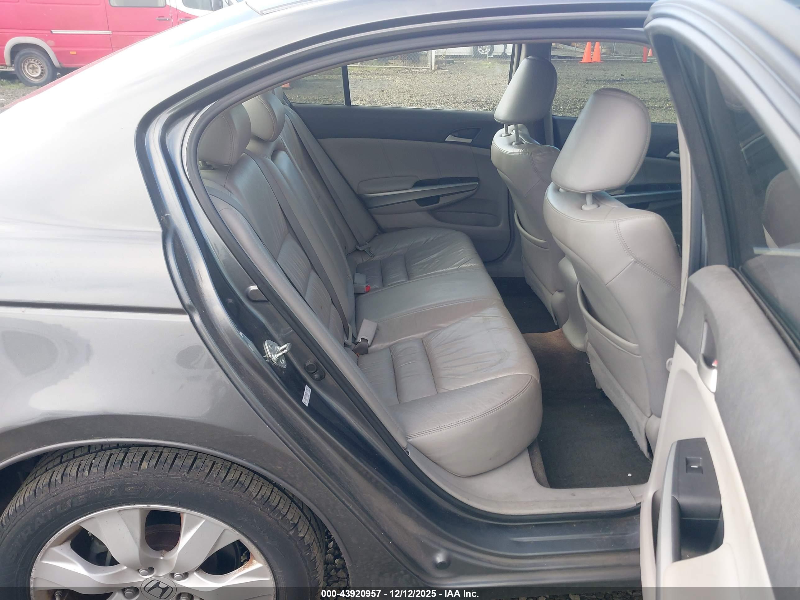 HONDA ACCORD image 8