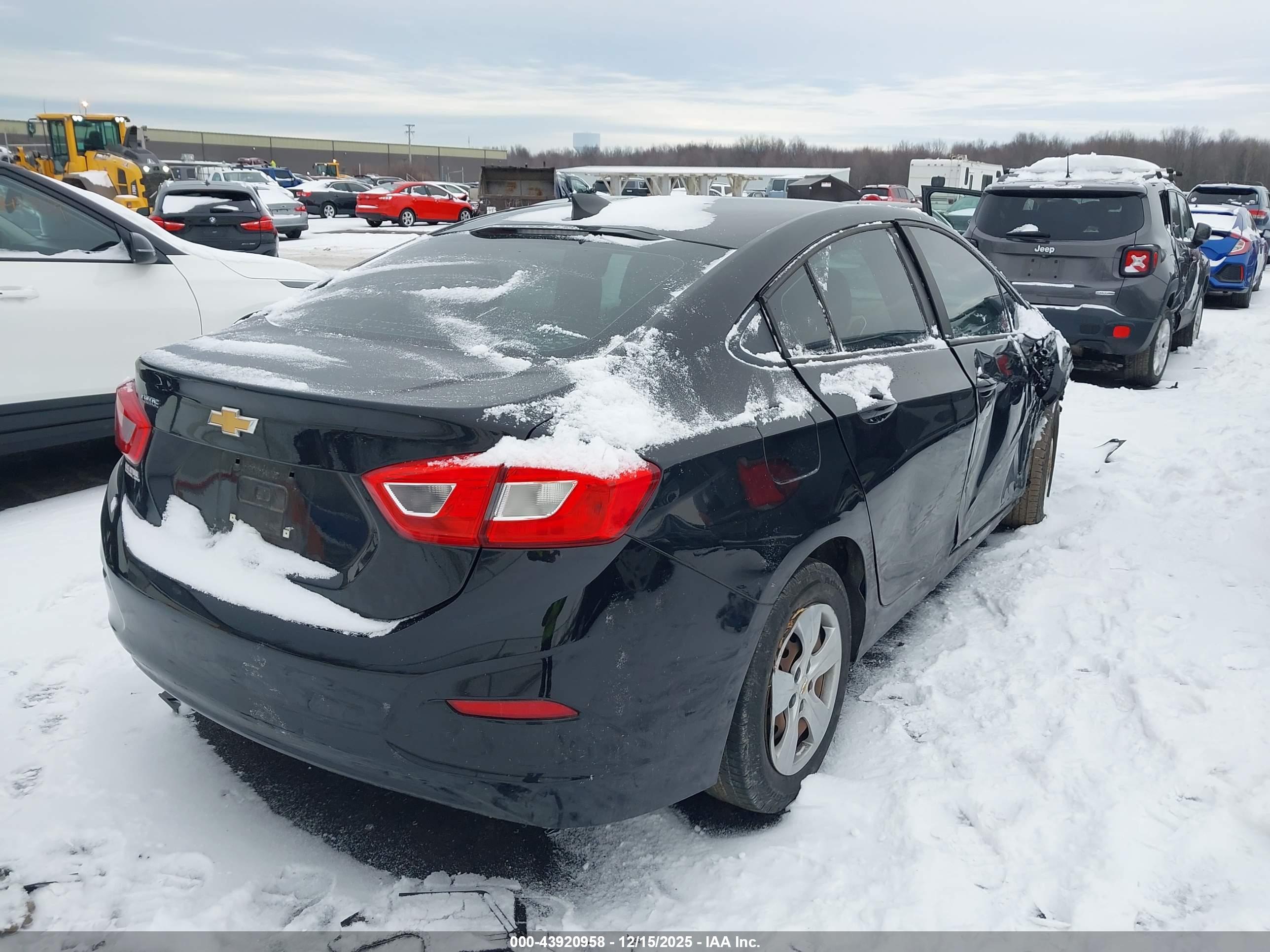 CHEVROLET CRUZE image 4